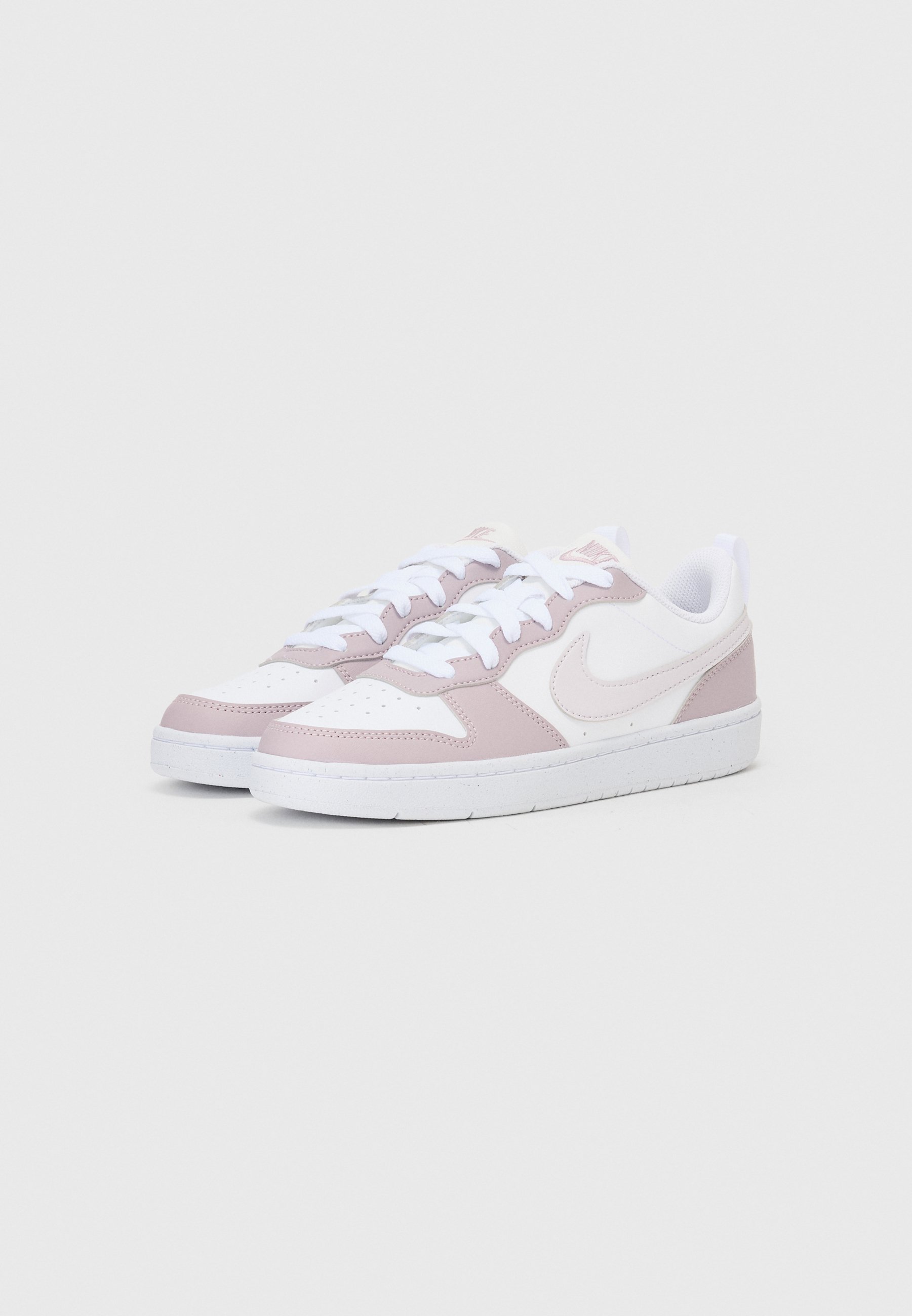 Nike Sportswear COURT BOROUGH LOW UNISEX - Joggesko - venice plum/fog white/white/white