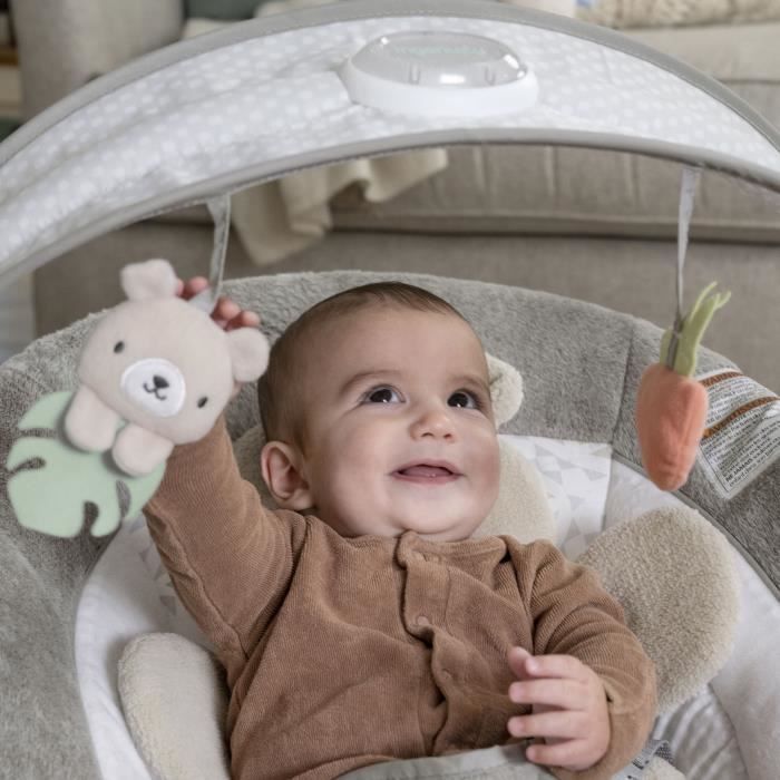 INGENUITY Baby Comfort Bouncer Little Bear, met verlichte activiteitenboog, afneembaar verkleinkussen, babycadeau