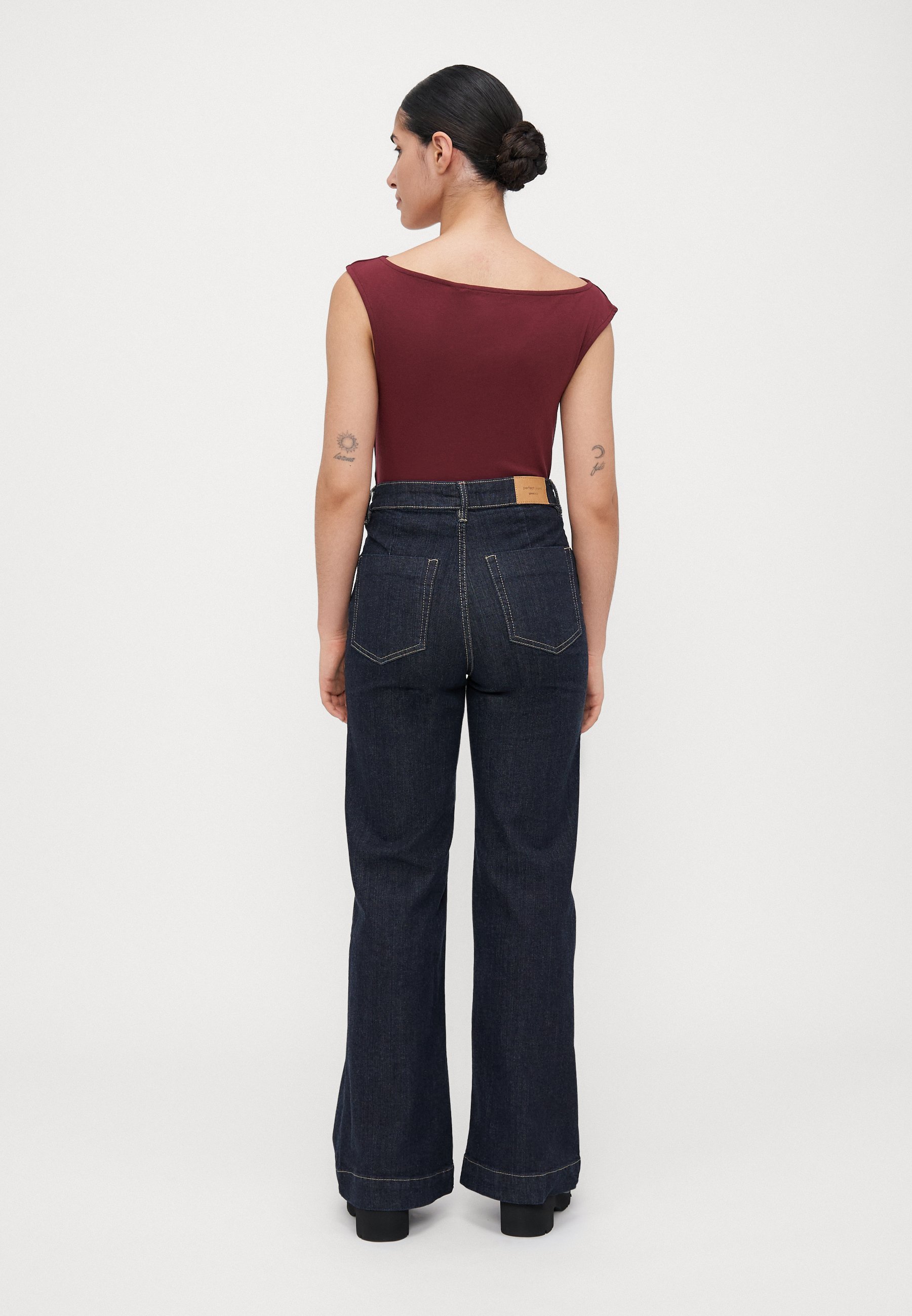 Gina Tricot Petite TAILORED - Jeans a zampa - risciacquare