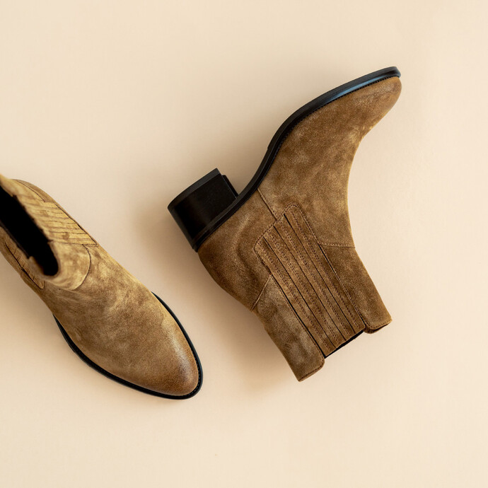 Boots à élastiques et talons carrés  en croute taupe