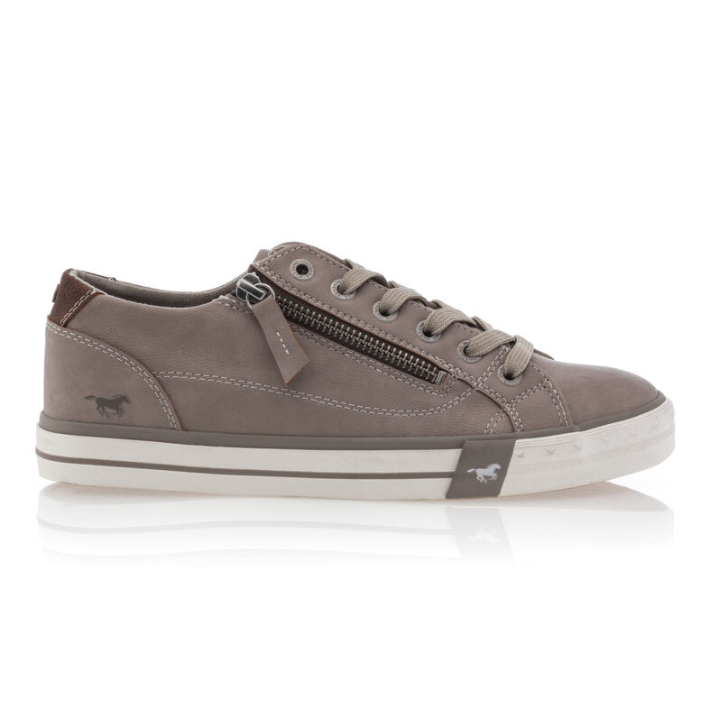 Zapatillas deportivas para mujer color beige.