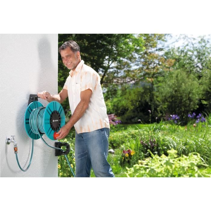 GARDENA Dévidoir mural Classic 60 – Longueur 60m max – Adapté tout diamètre – Kit complet prêt à l’emploi – Garantie 5 ans