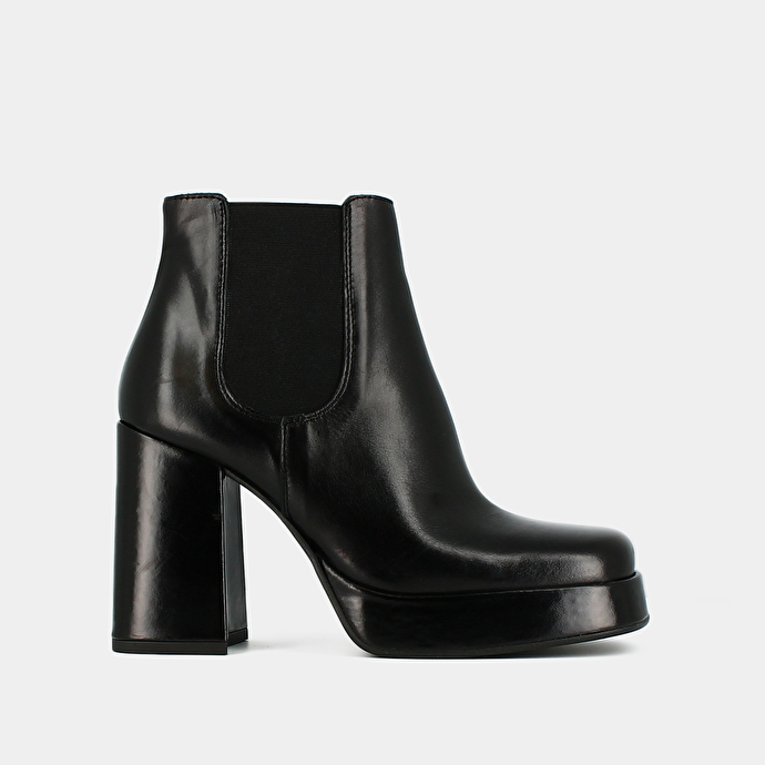 Boots à plateformes et bouts carrés  en cuir noir
