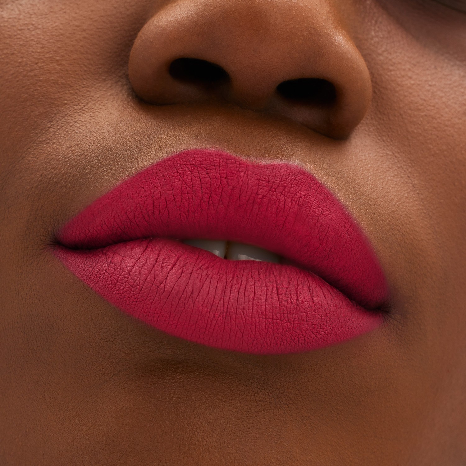 Rúž MAC Locked Kiss - 1,8 g