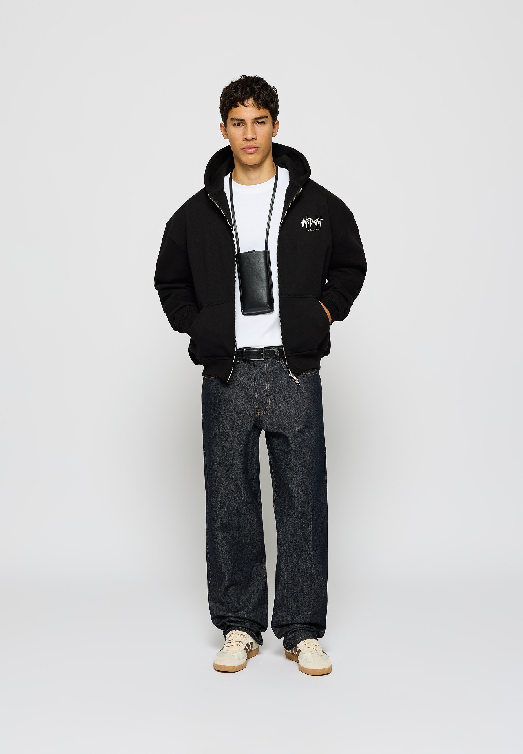 ART DISTRICT ZIP - Mikina na zip - black
