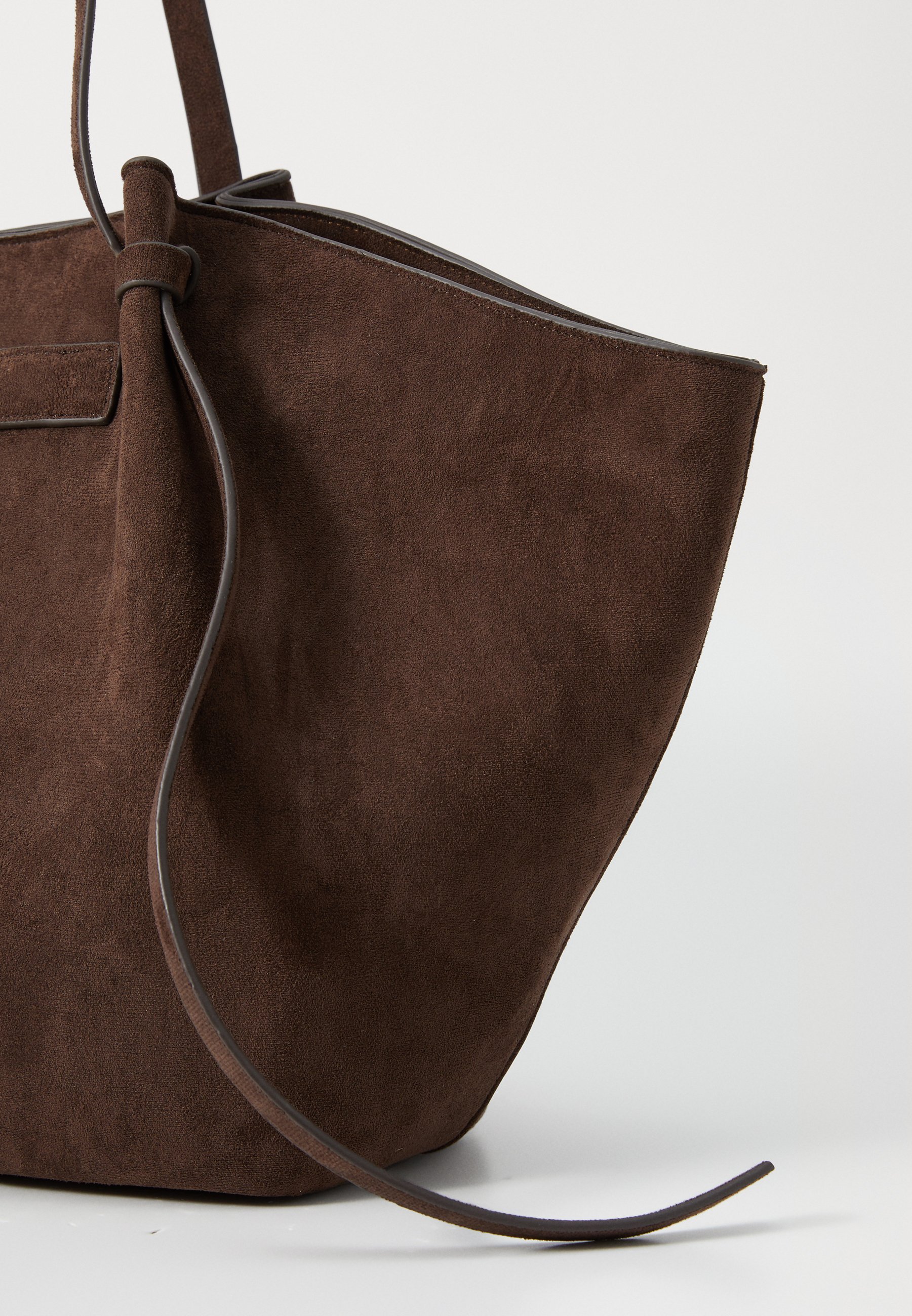 LONG STRAP BAG - Håndveske - brownGina Tricot