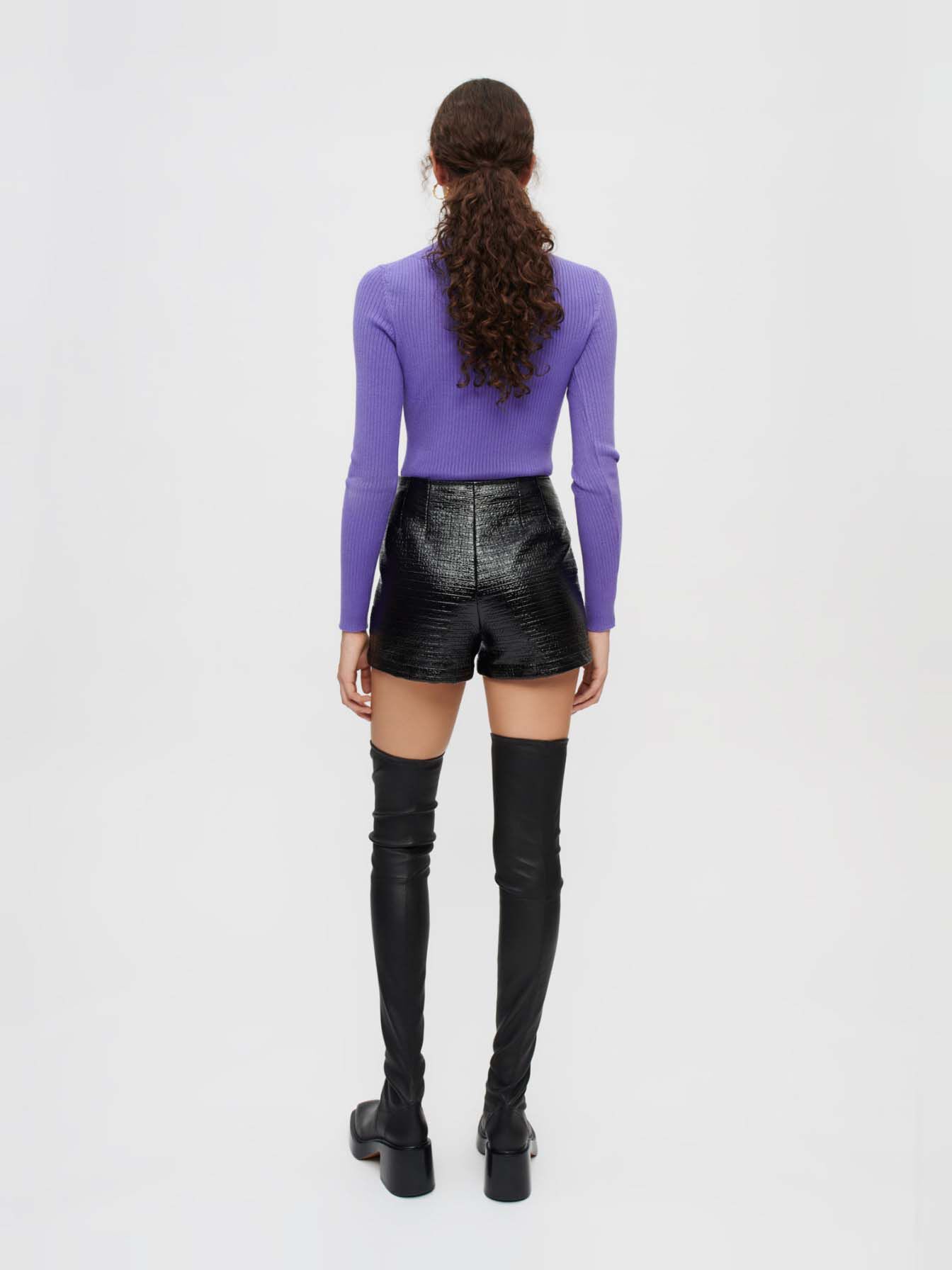 Pantaloni scurți din tweed cu relief și vinil negru - Negru