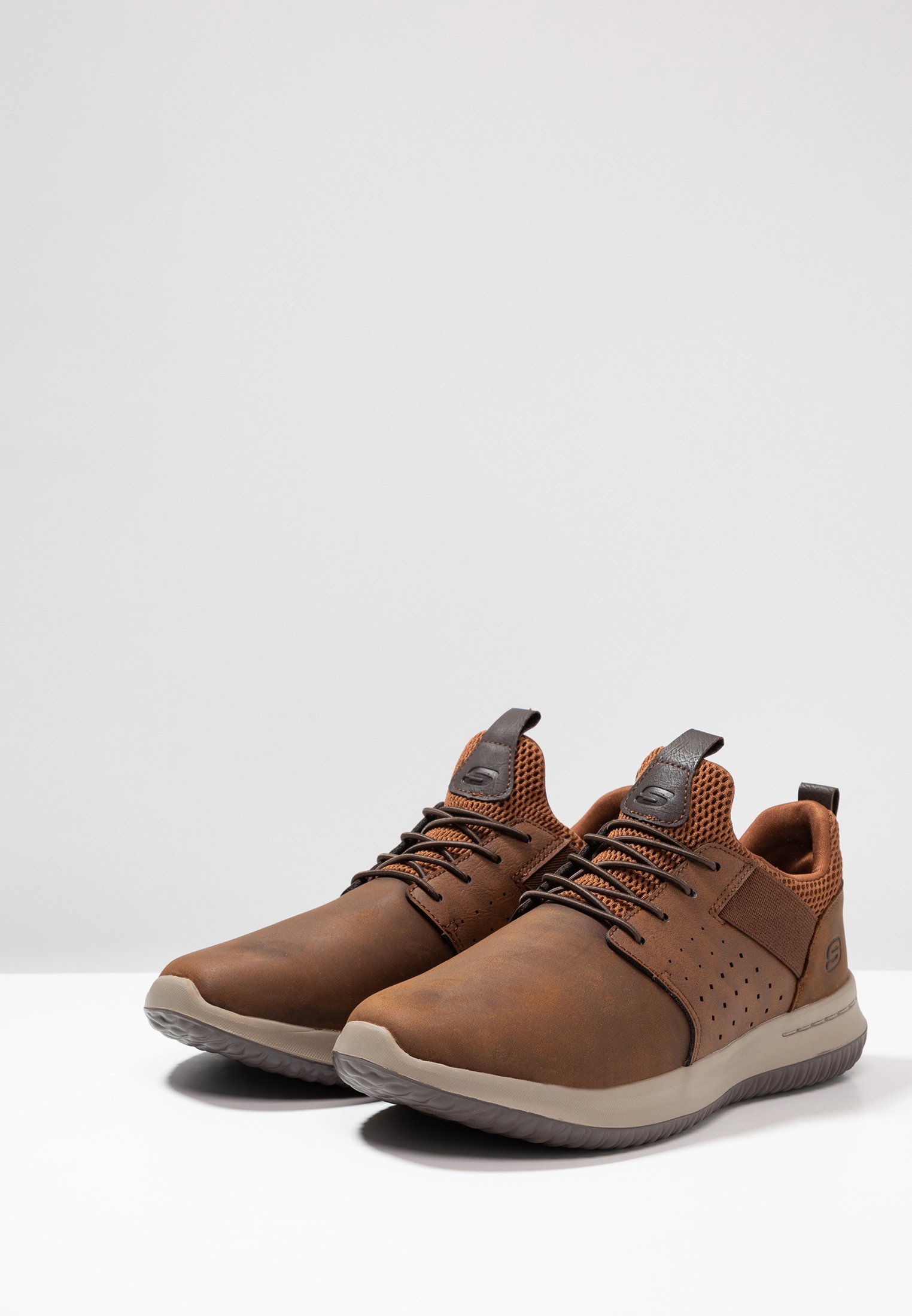 Skechers DELSON AXTON - Mocassins - marron foncé