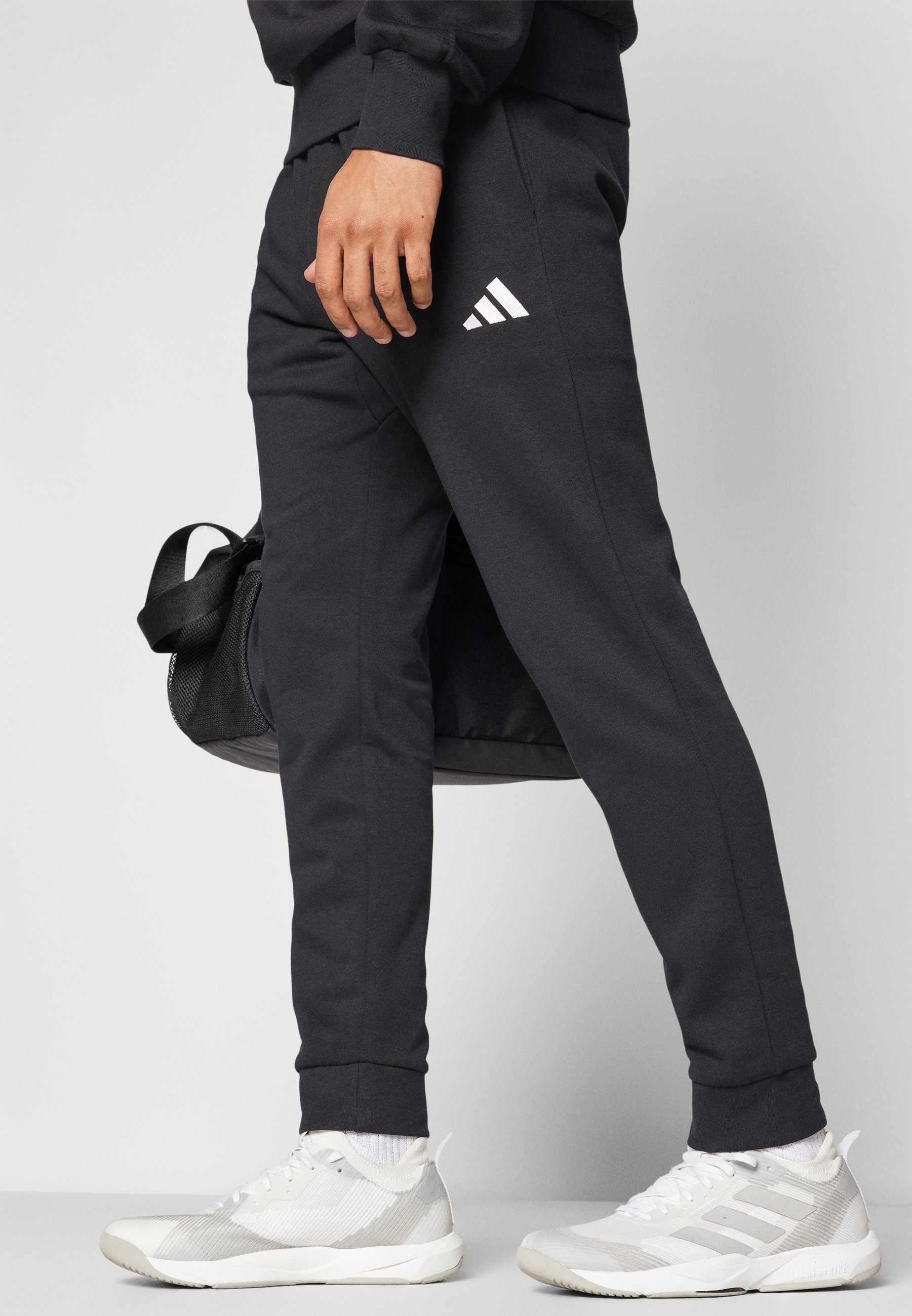 adidas Sportswear FEELCOZY - Trainingsbroek - zwart/wit