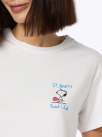 Emilie dames T-shirt met ronde hals, roze katoenen jersey en borduurwerk.