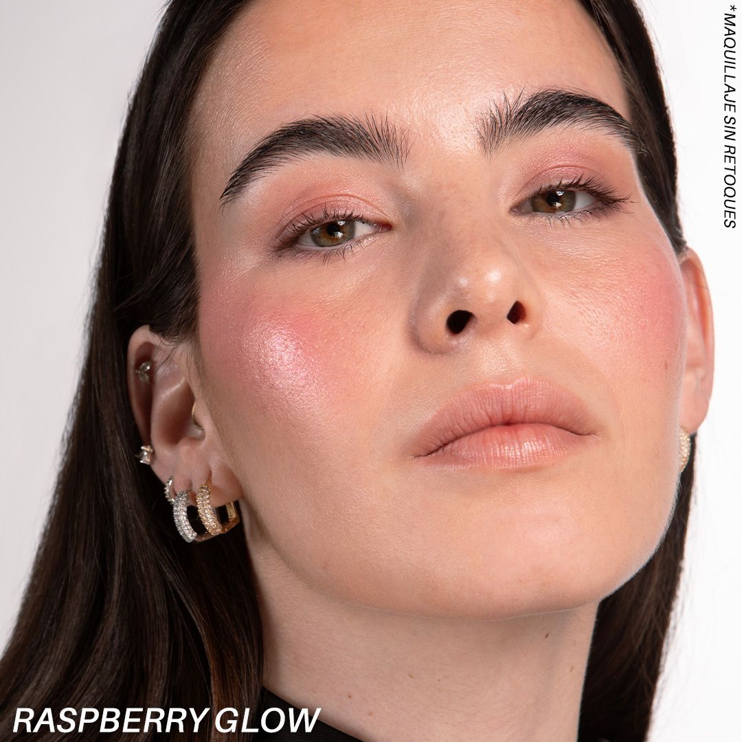 Svetleče rdečilo za lica Luminous Veil Blush Osvetljujoče rdečilo za lica