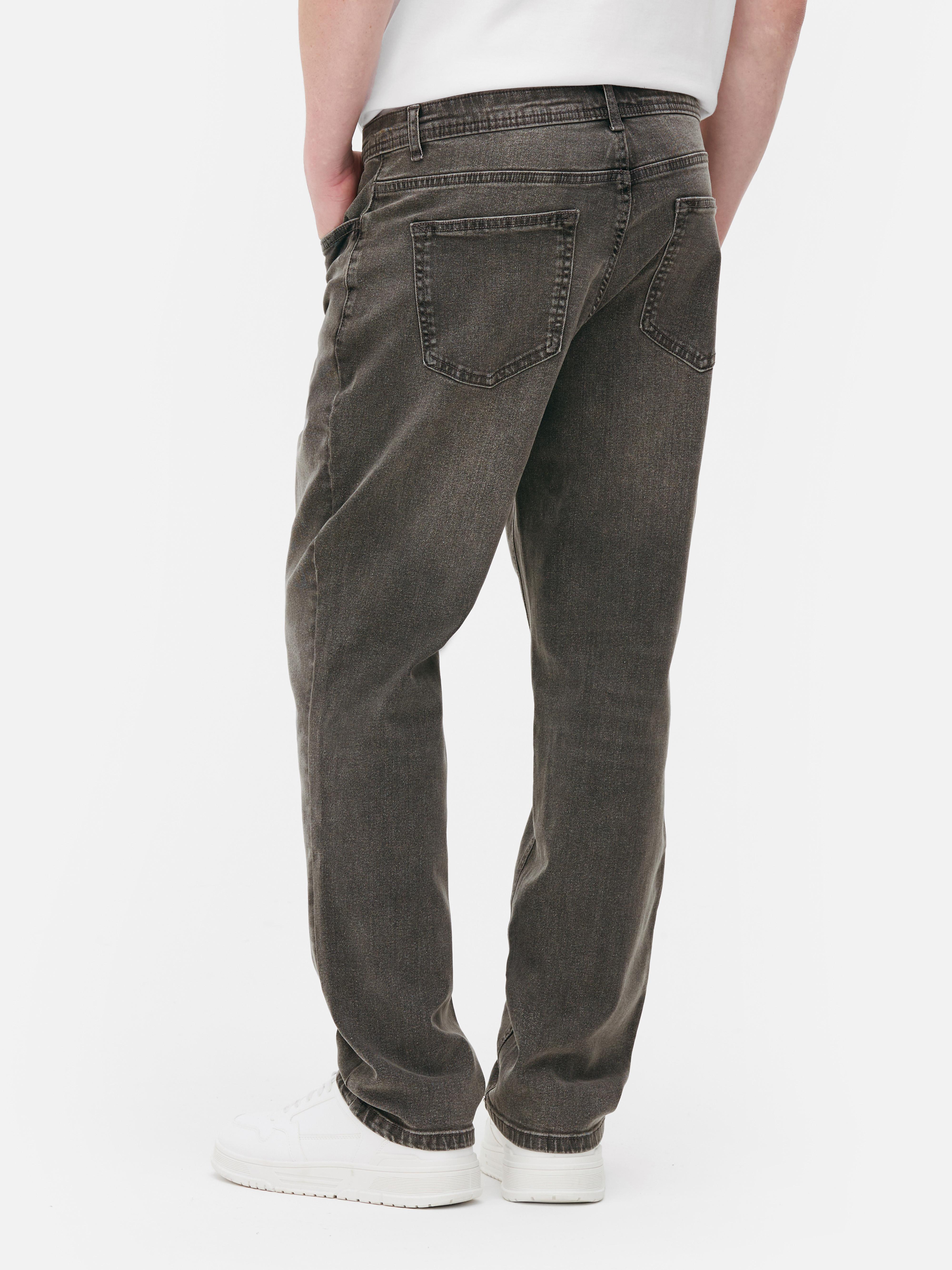 Gerade geschnittene Stretch-Jeans mit verdecktem Reißverschluss und fünf Taschen.