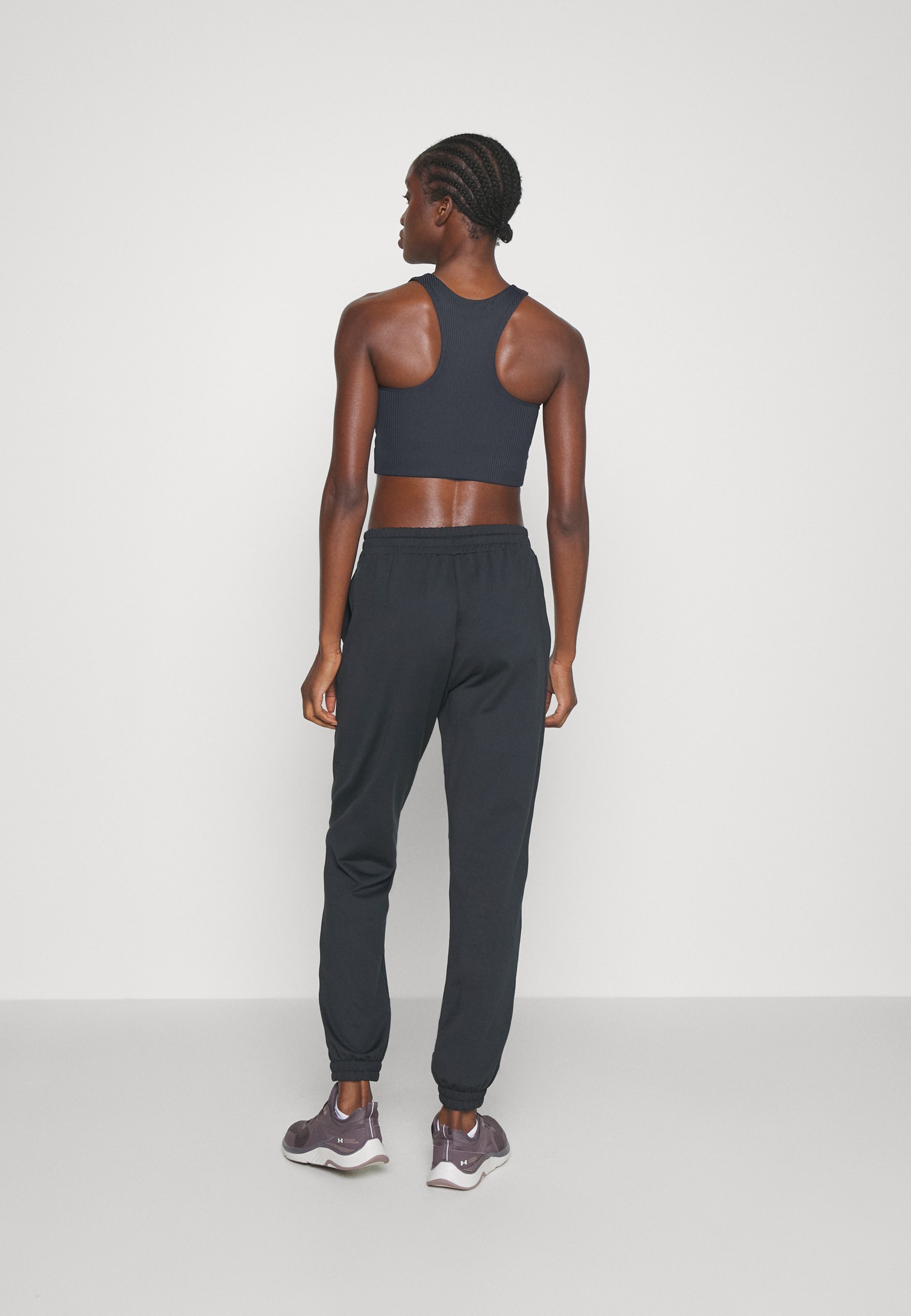 Soutien-gorge de sport Girlfriend Collective RIB DYLAN - Maintien moyen - Noir
