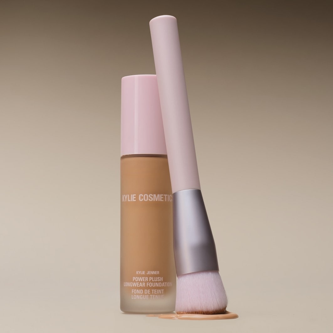 Pincel para base de maquillaje de Kylie Cosmetics -