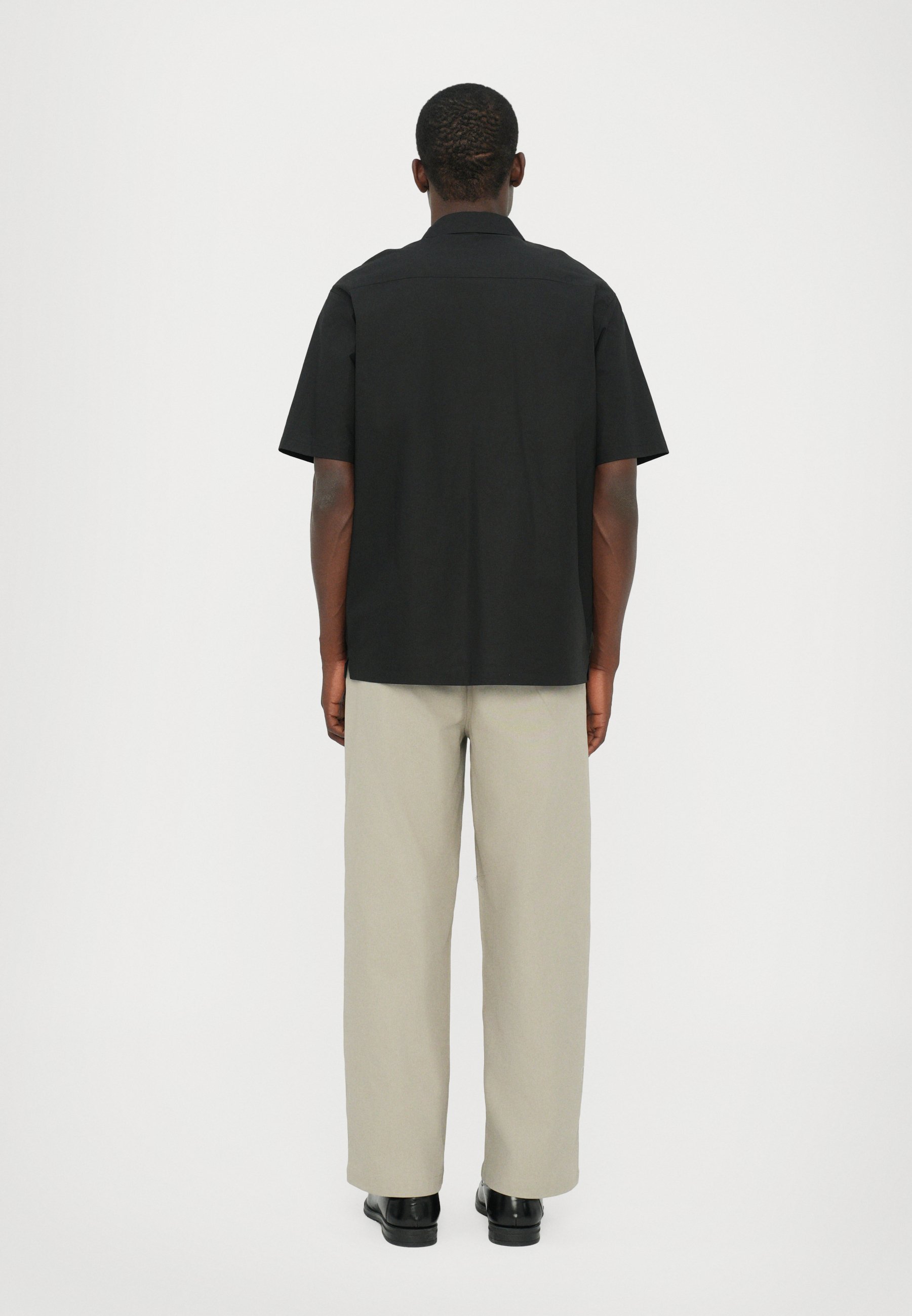 Han Kjøbenhavn CAMICIA MANICA CORTA - Camicia - nero antracite