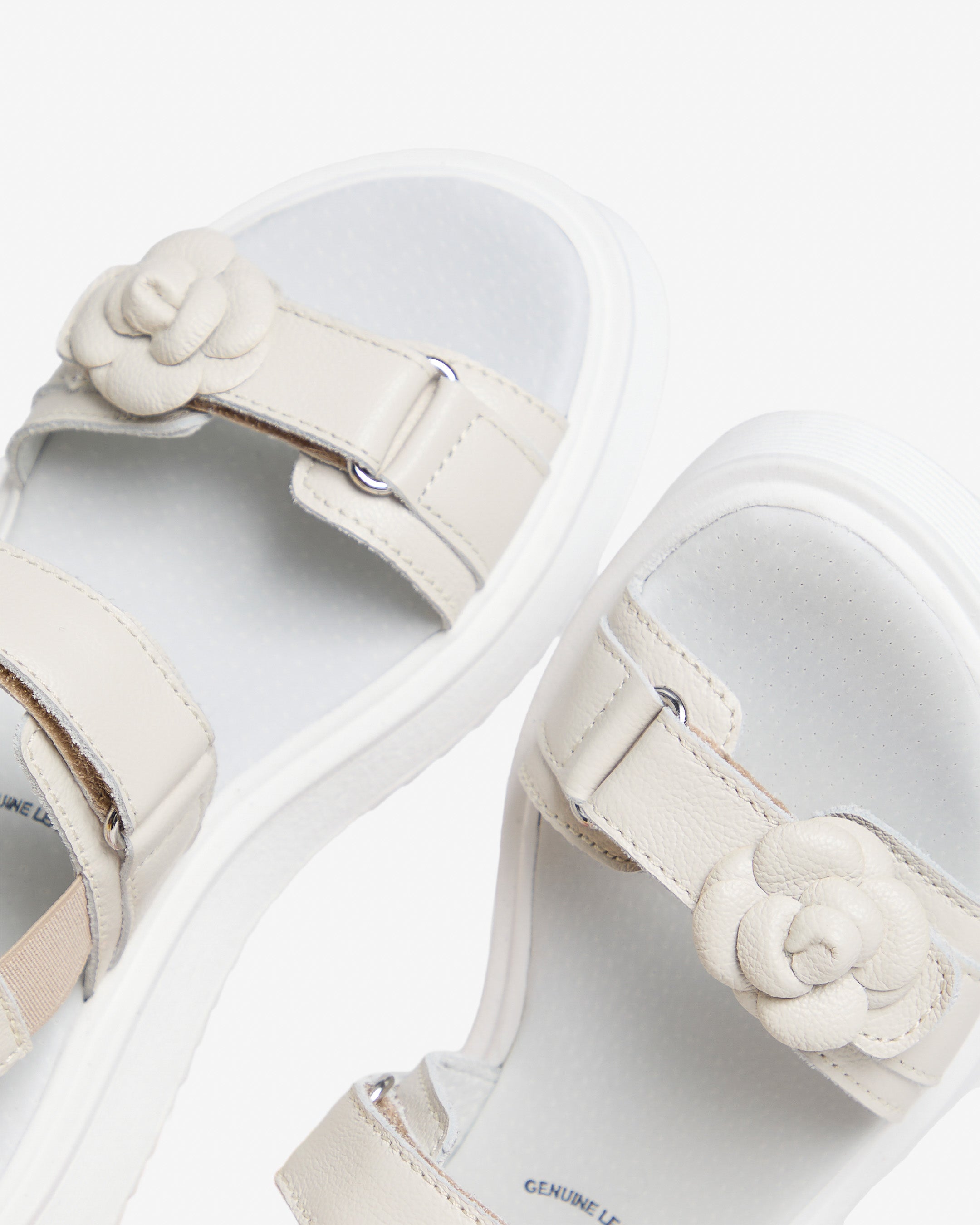  Ledersandalen für Teenager-Mädchen