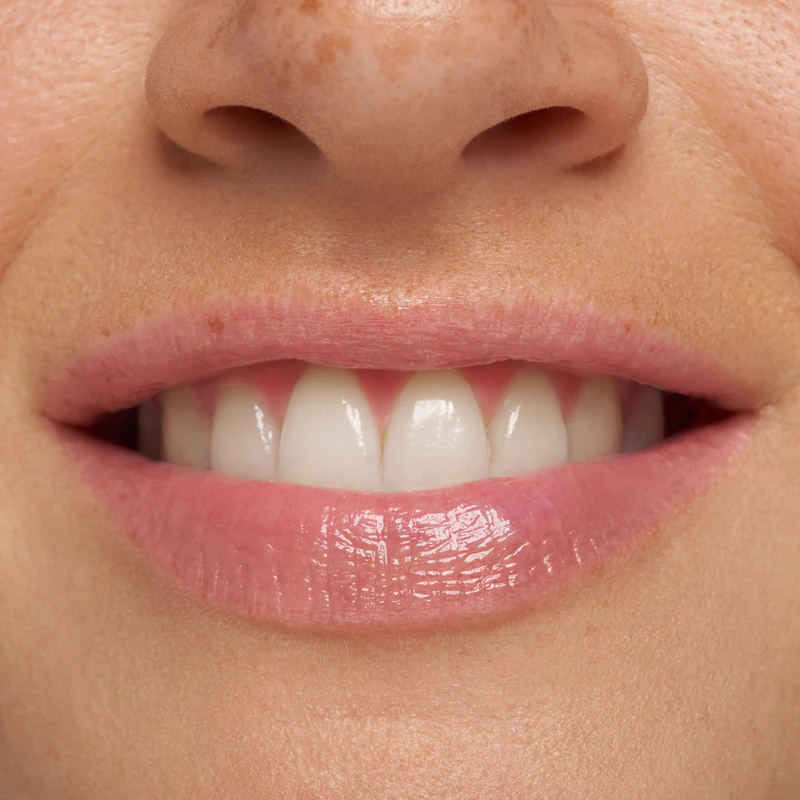 essence LIP swirl Feuchtigkeitsspendende Lippenmaske mit pflegender Wirkung