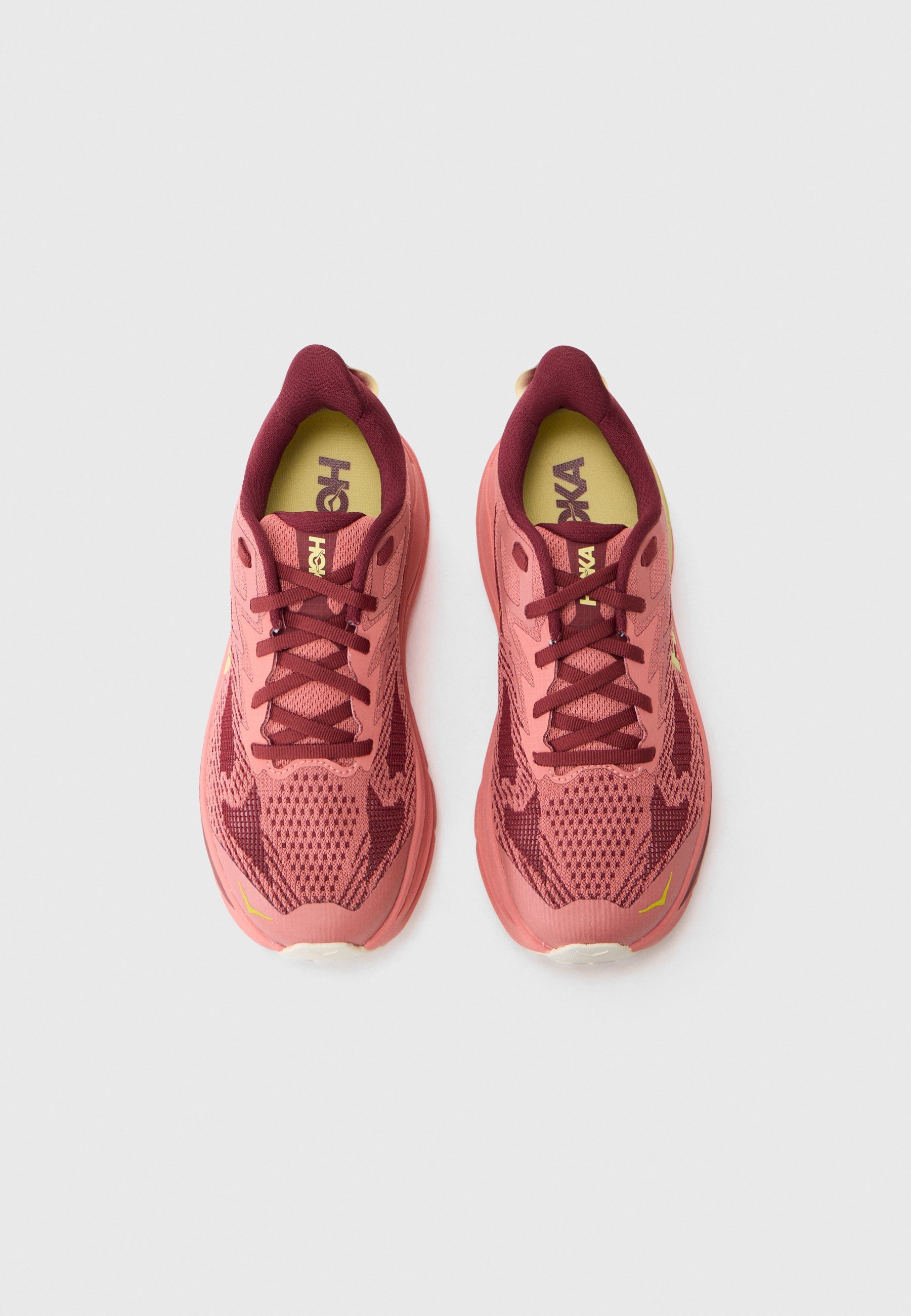 HOKA CHALLENGER 8 - Trailrunningschuhe - Blush/Dark Cedar