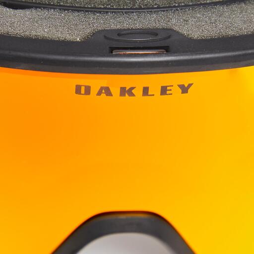  Oakley Target Line