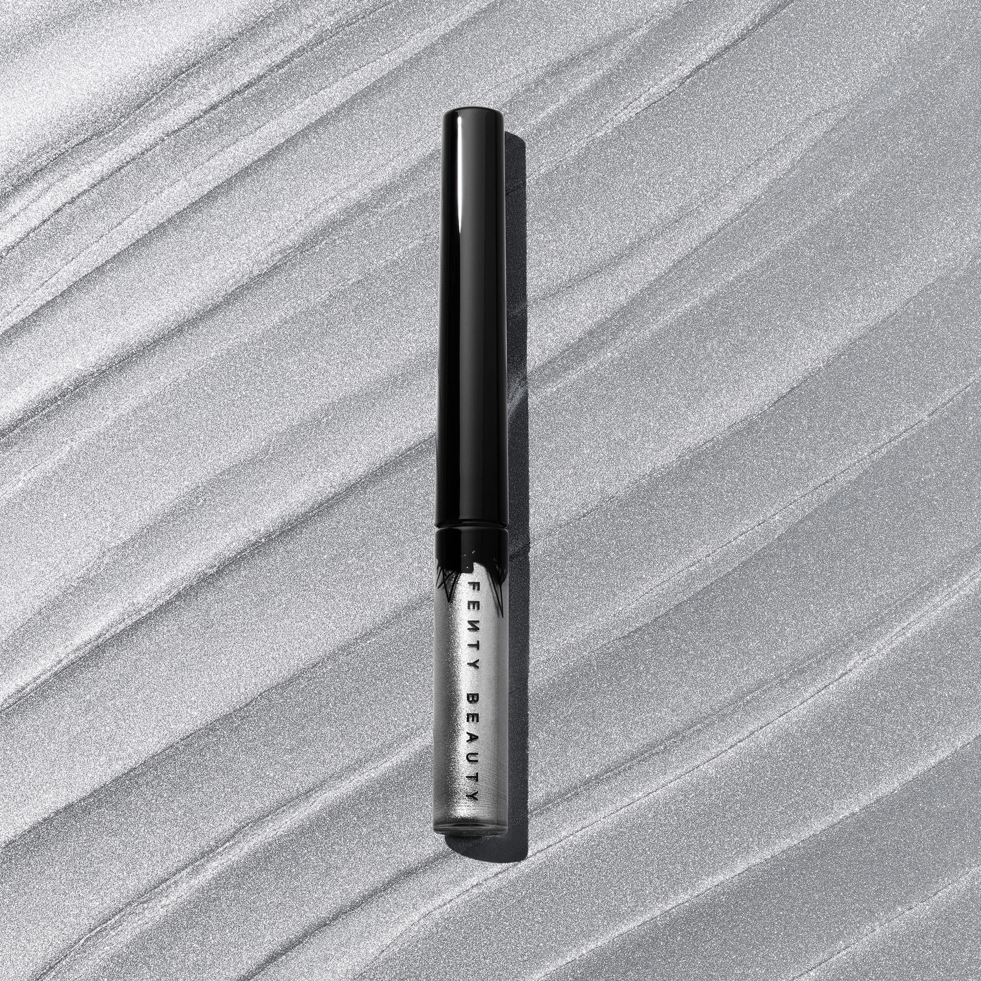 Csillogó Lid Shimmer folyékony szemceruza króm At Me - Fenty Beauty