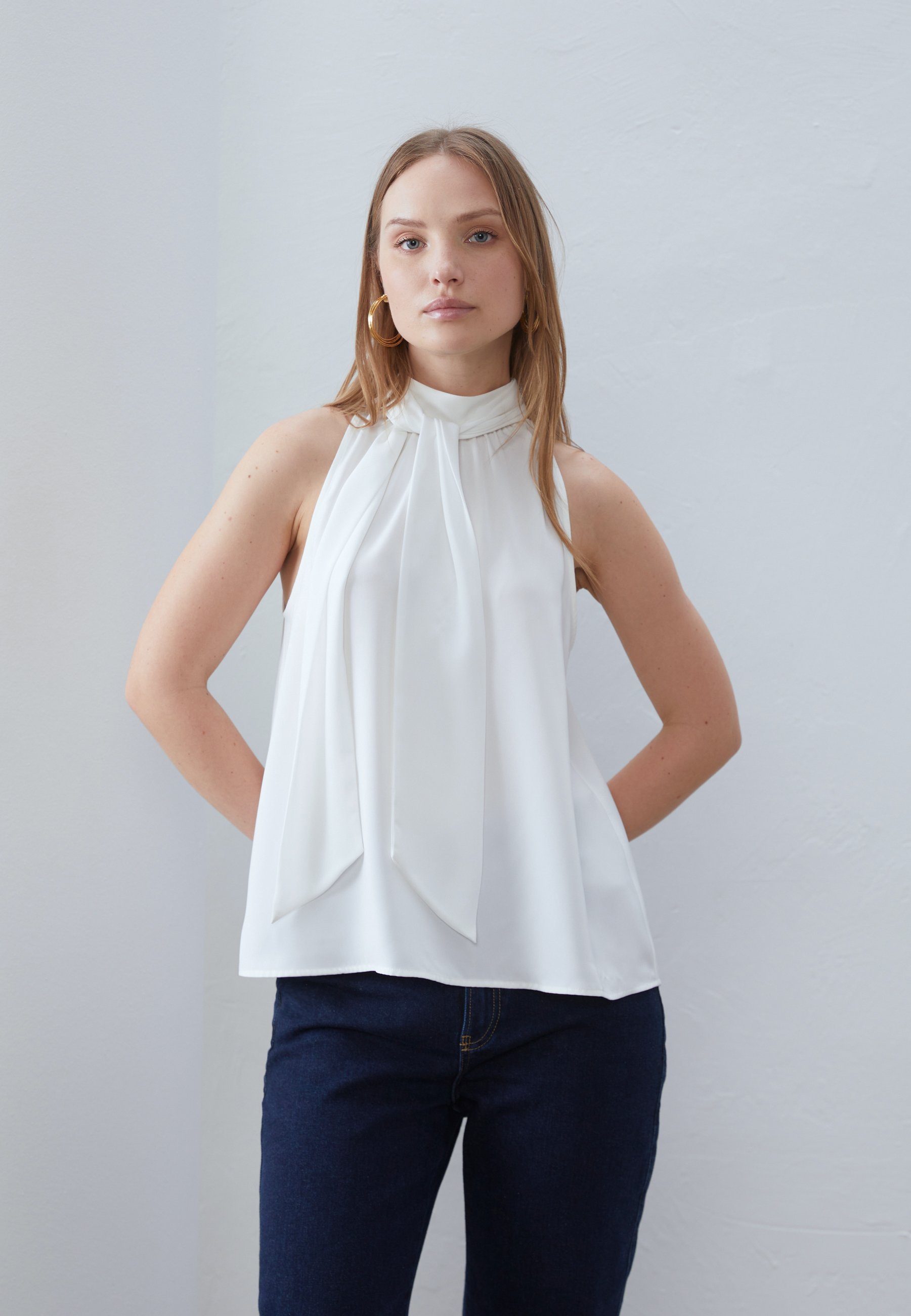 Anna Field Top – weiß