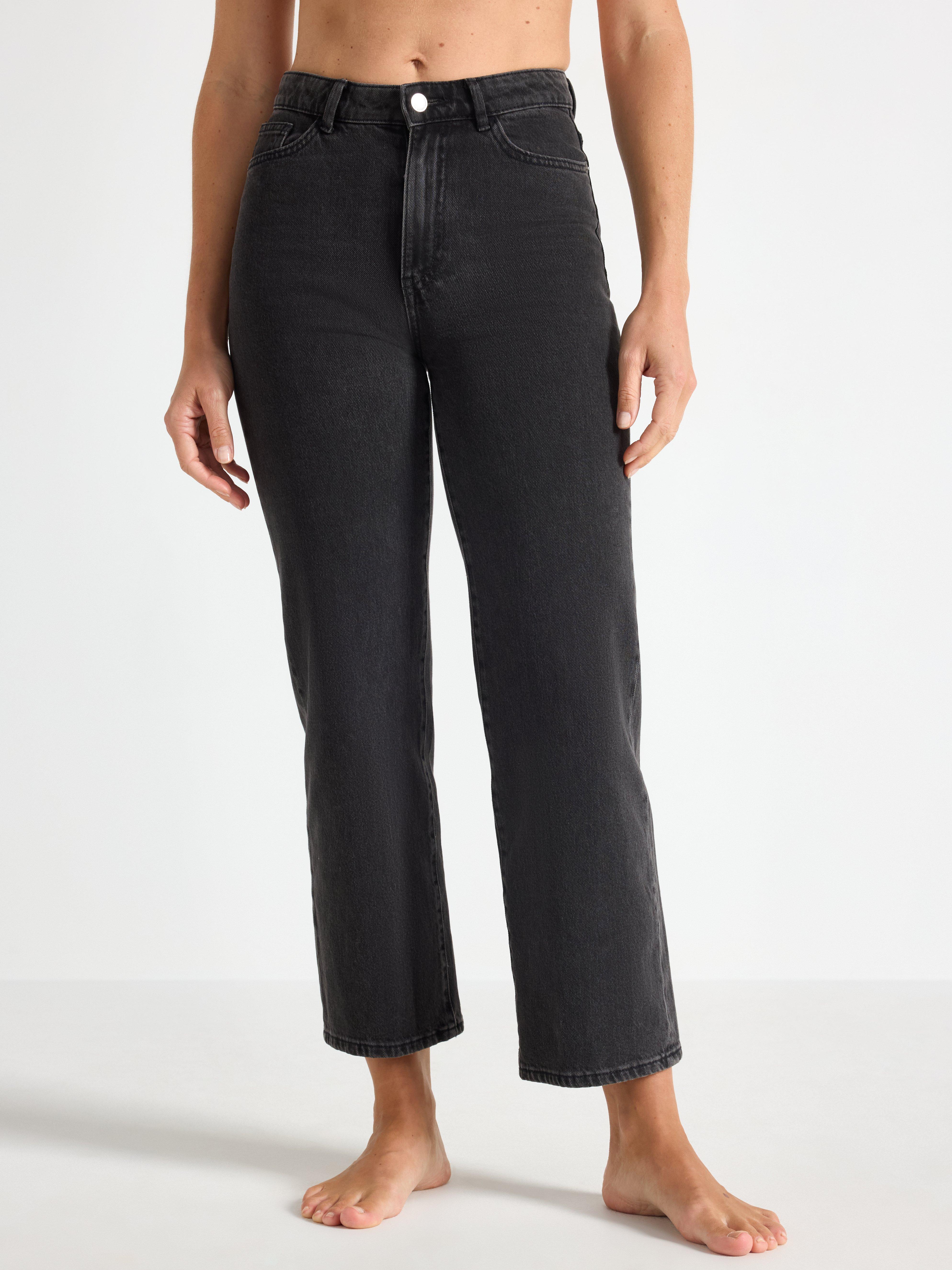 Jean court WIDE Hanna légèrement extensible noir