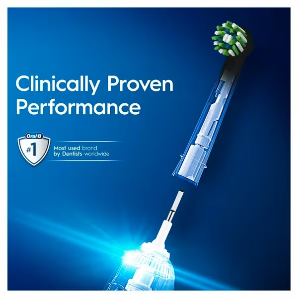 Glave zobne ščetke Oral-B Cross Action<br>črne, 4 kosi