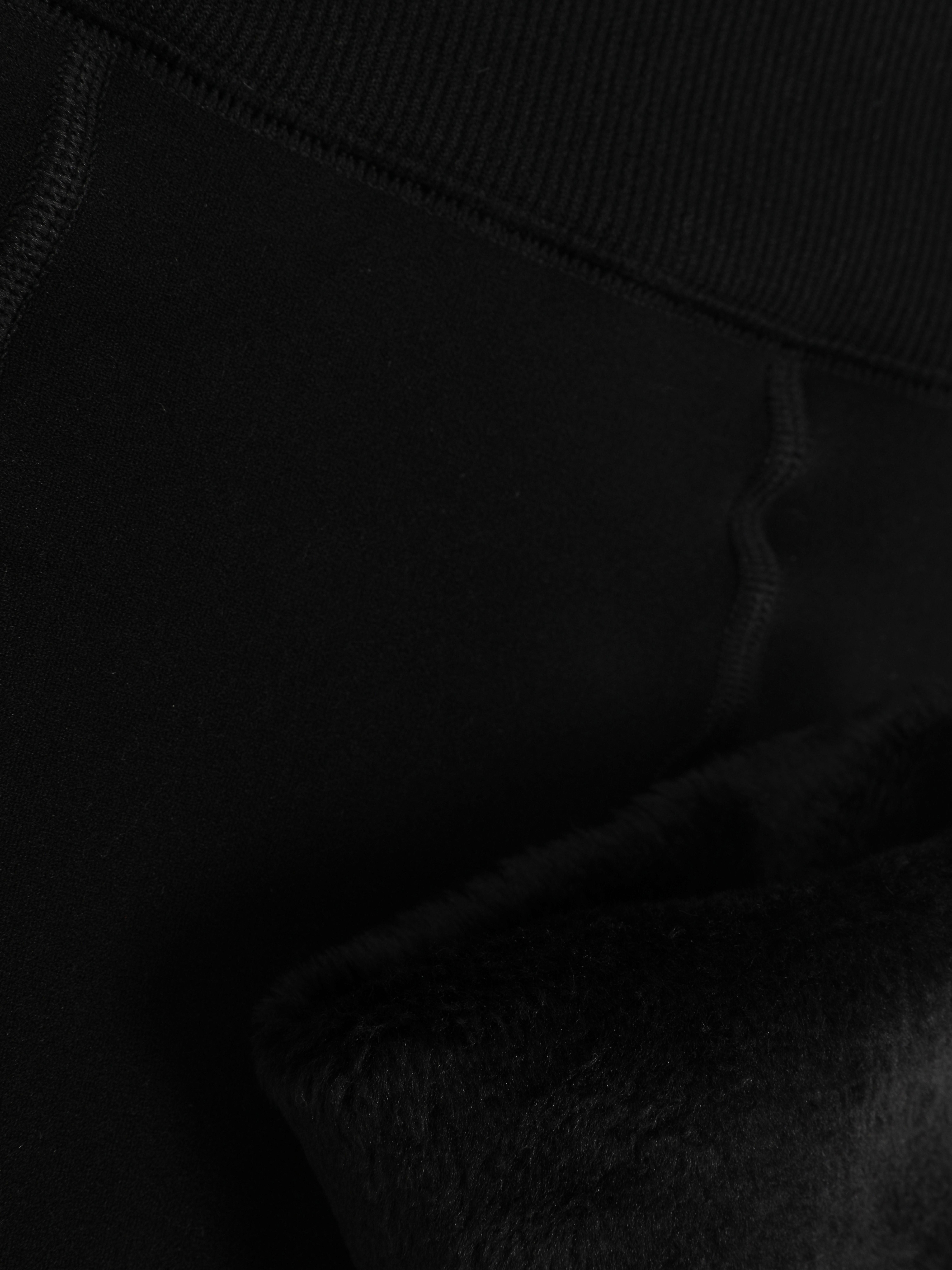 Polár bélésű leggings. Kényelmes leggings edzőterembe vagy útra.