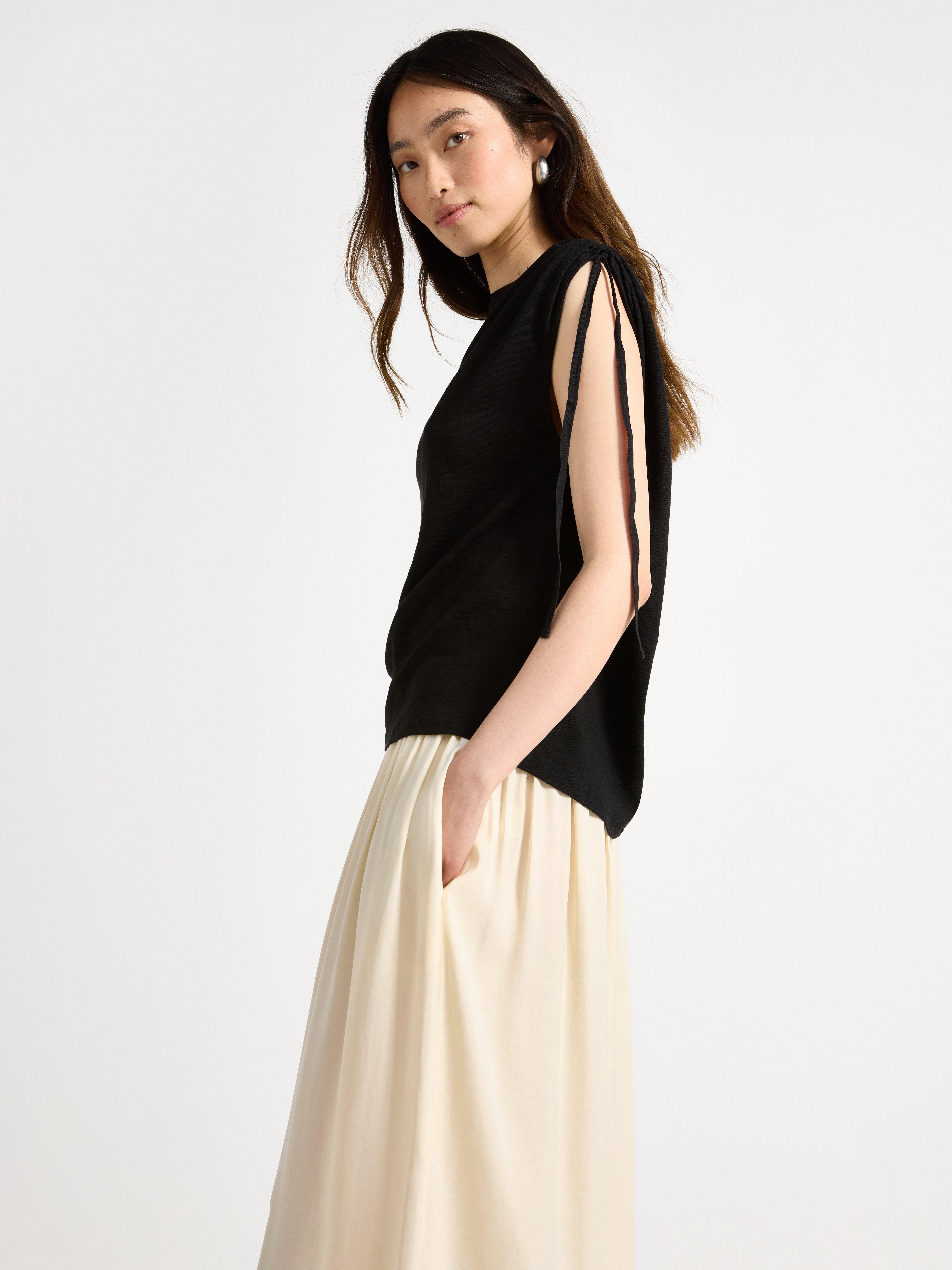 Top de mezcla de lino negro