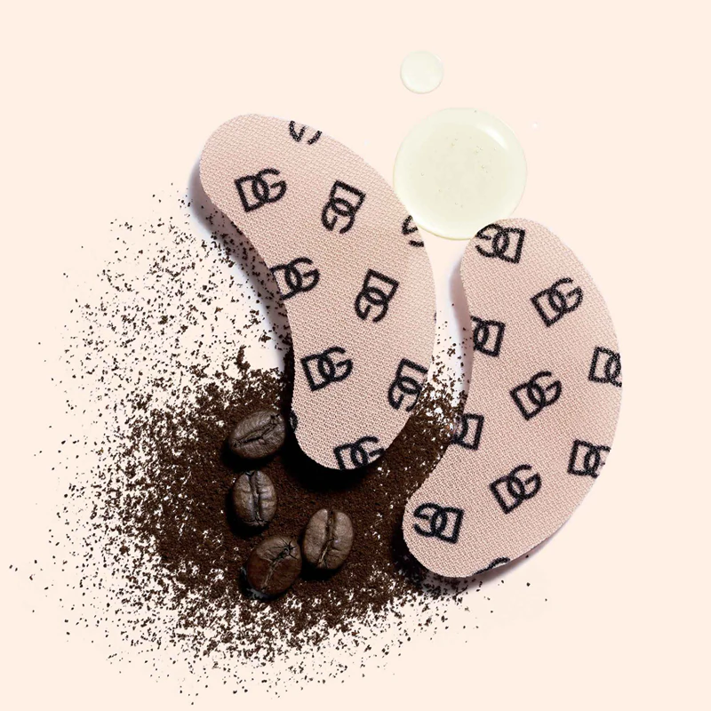 As almofadas de gel para os olhos Dolce&Gabbana Fresh Skin No-Puff Caffeine Eye Patches são ideais para a área dos olhos.