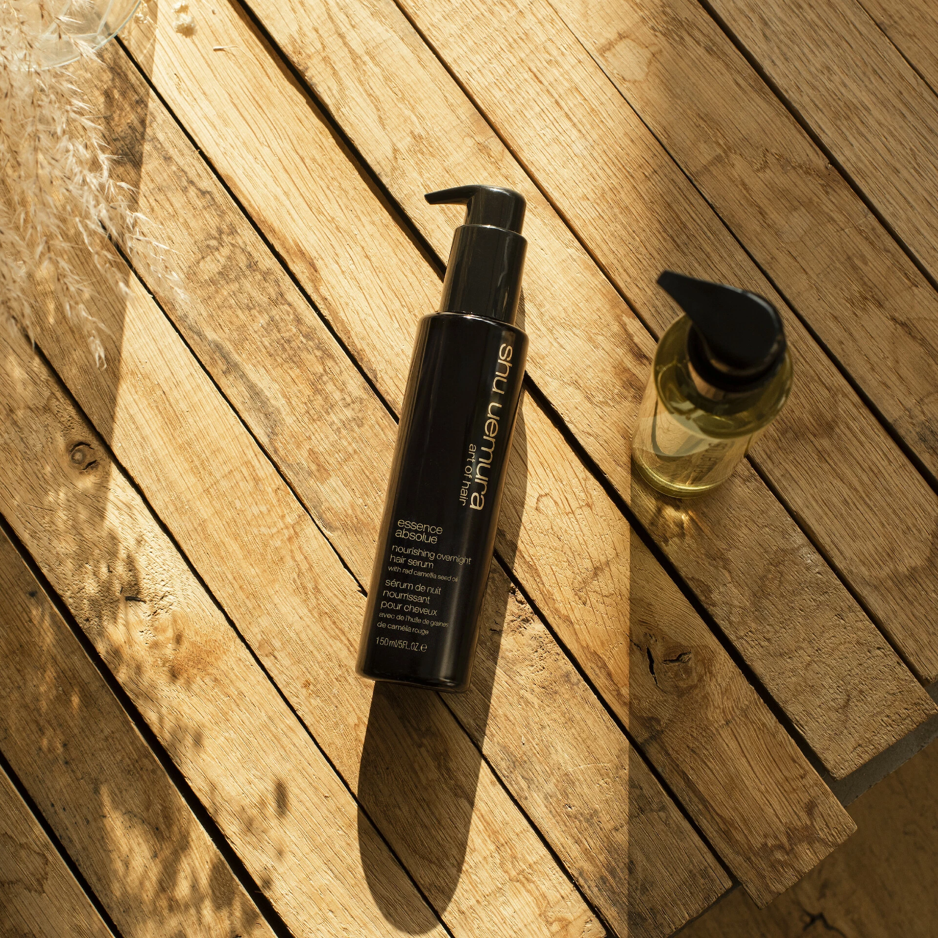 Ser nutritiv pentru păr Essence Absolue peste noapte 150 ml - Shu Uemura