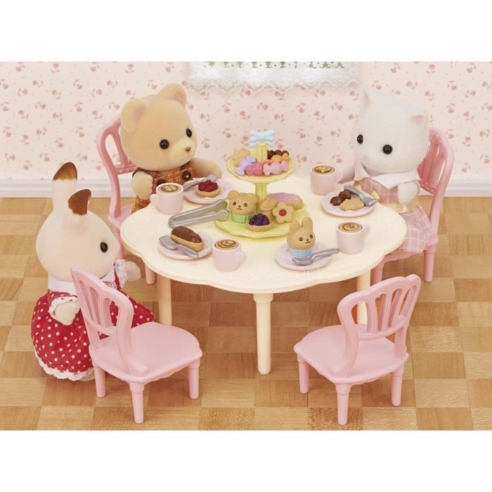 Il tavolo del tè - SYLVANIAN FAMILIES - 5742 - Tovaglietta con sedie, piatti e pasticcini