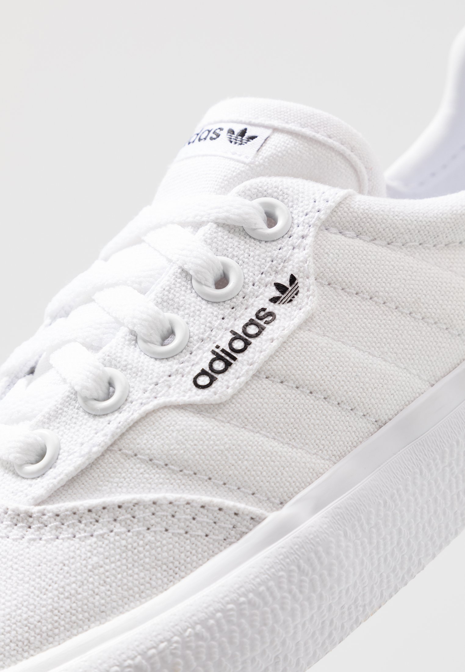 Baskets Adidas Skateboarding 3MC VULC - blanches