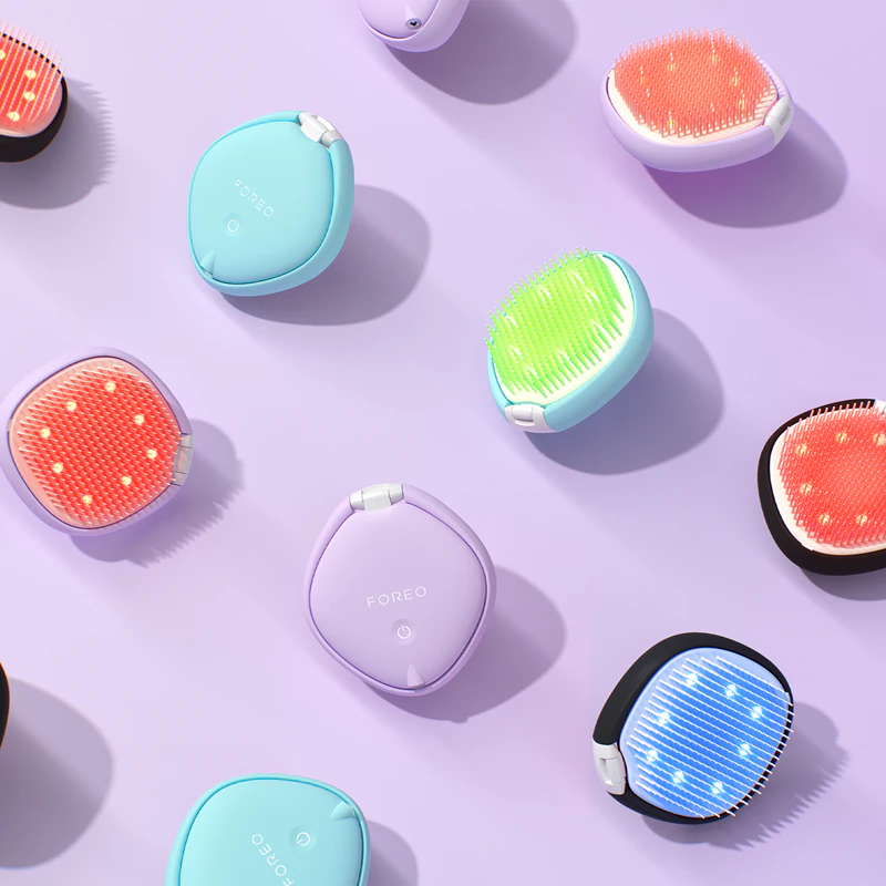 FOREO FLIP™ Play Pokročilý hřeben na vlasy 3 v 1 s LED diodami