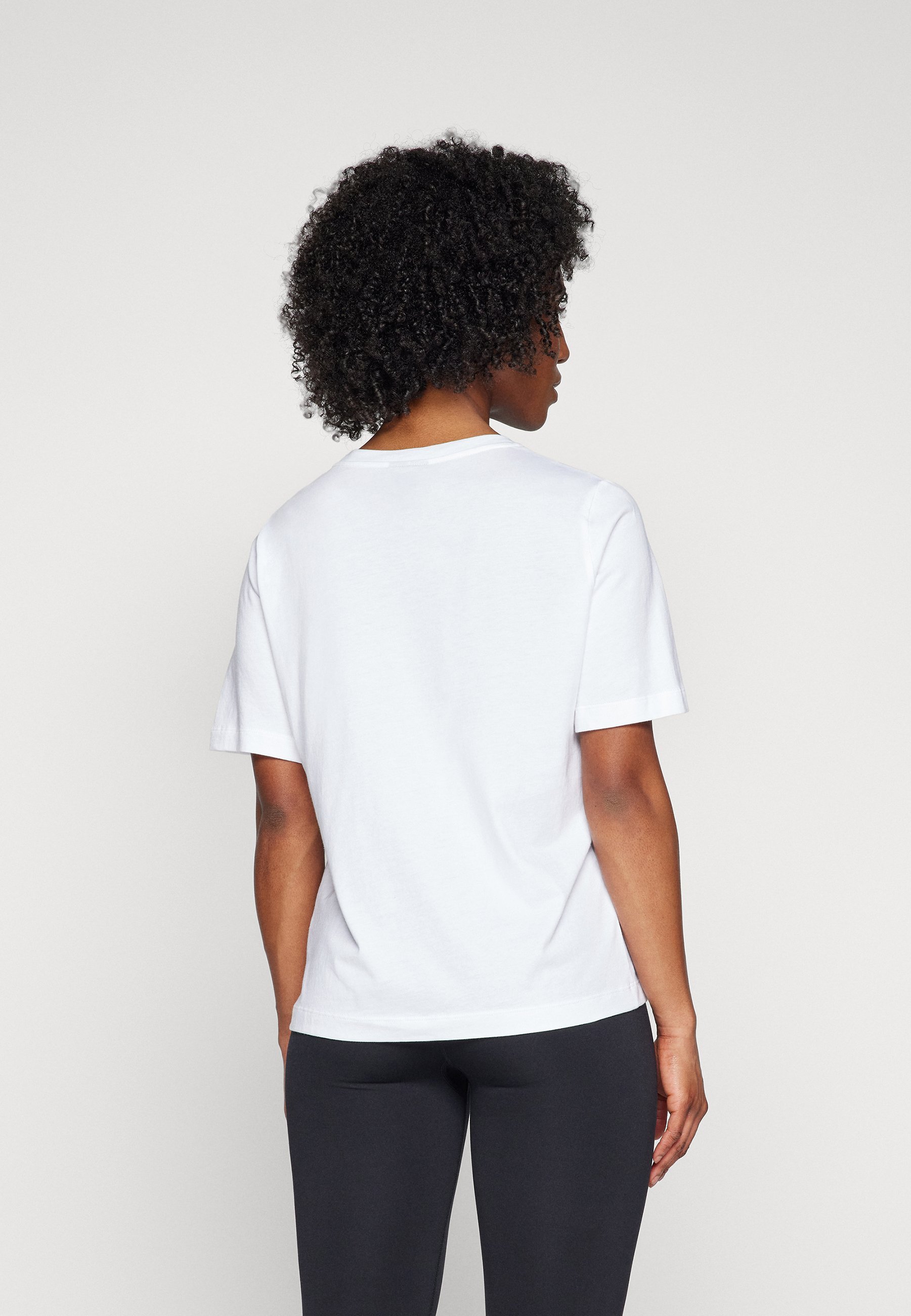 Sweaty Betty ESSENTIAL CREW NECK - Jednoduché tričko - white