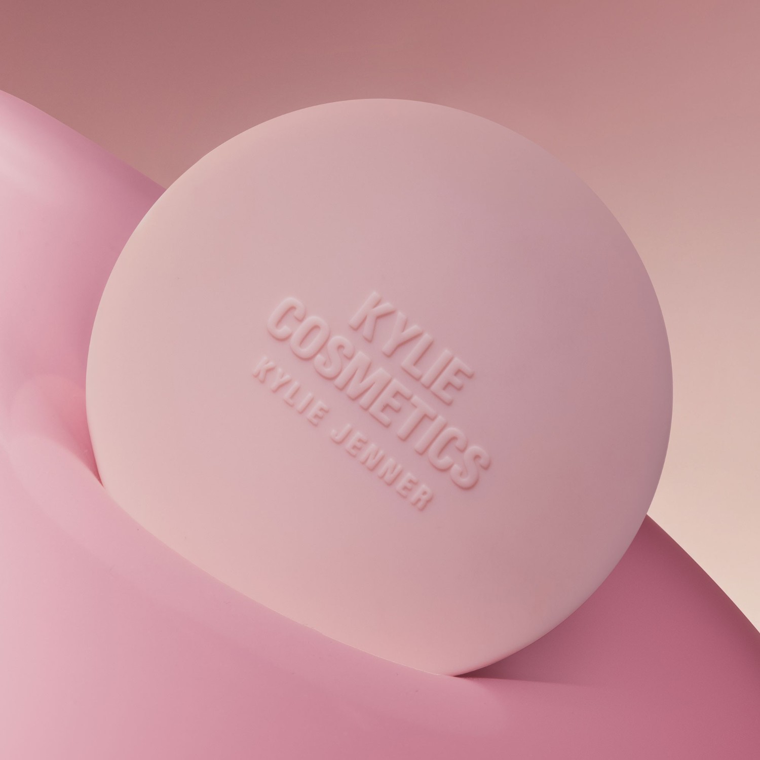 KYLIE COSMETICS Blush hibridno rumenilo - 2,5 g