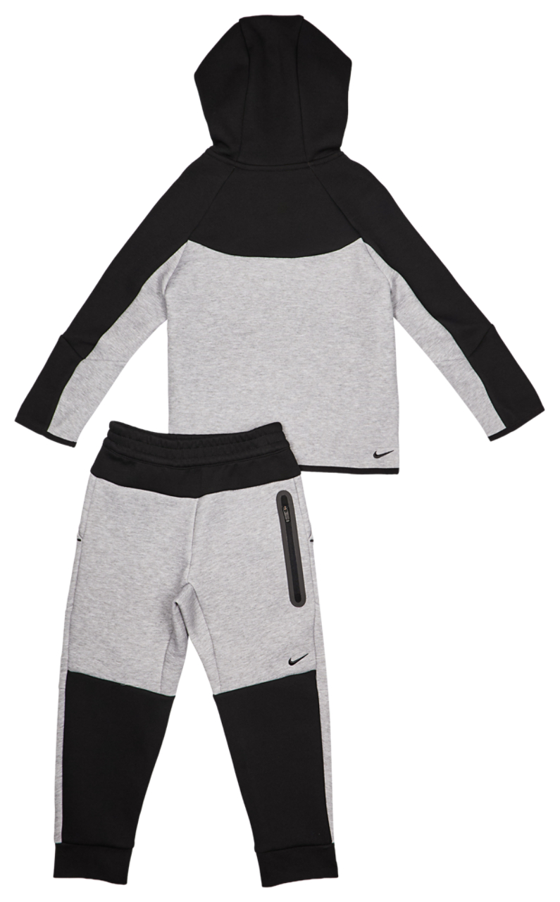 Nike Tech -väriblokki
