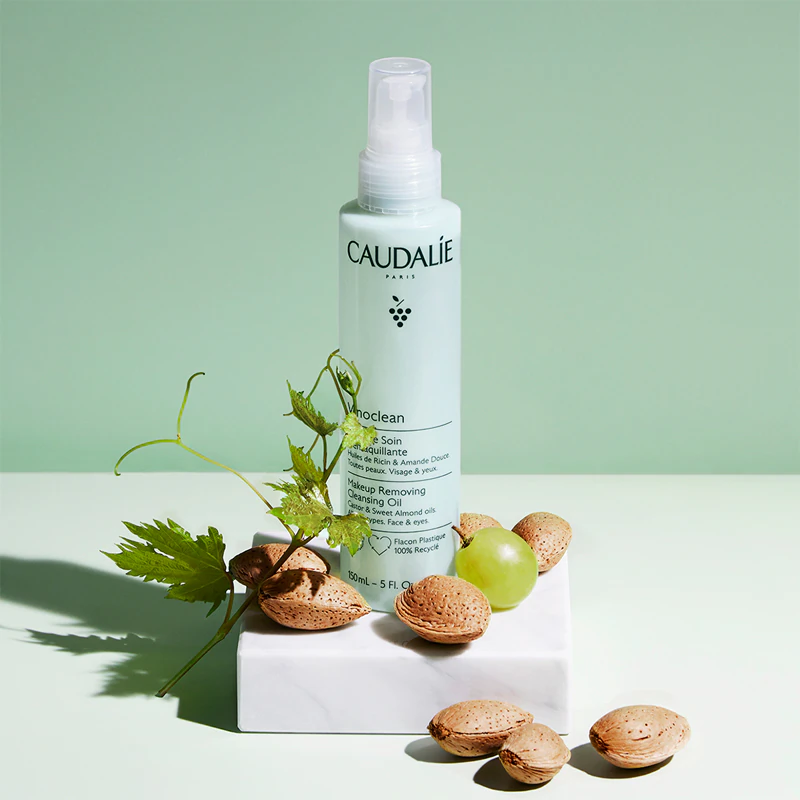 Óleo de limpeza facial e para olhos Caudalie Vinoclean para remoção de maquiagem.