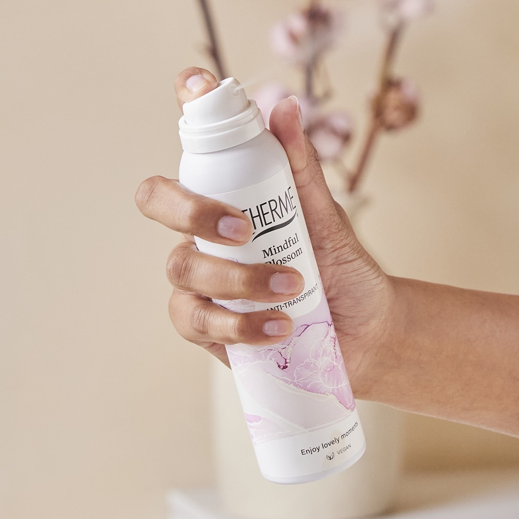 THERME dezodorantas „Mindful Blossom“ antiperspirantas – 150 ml