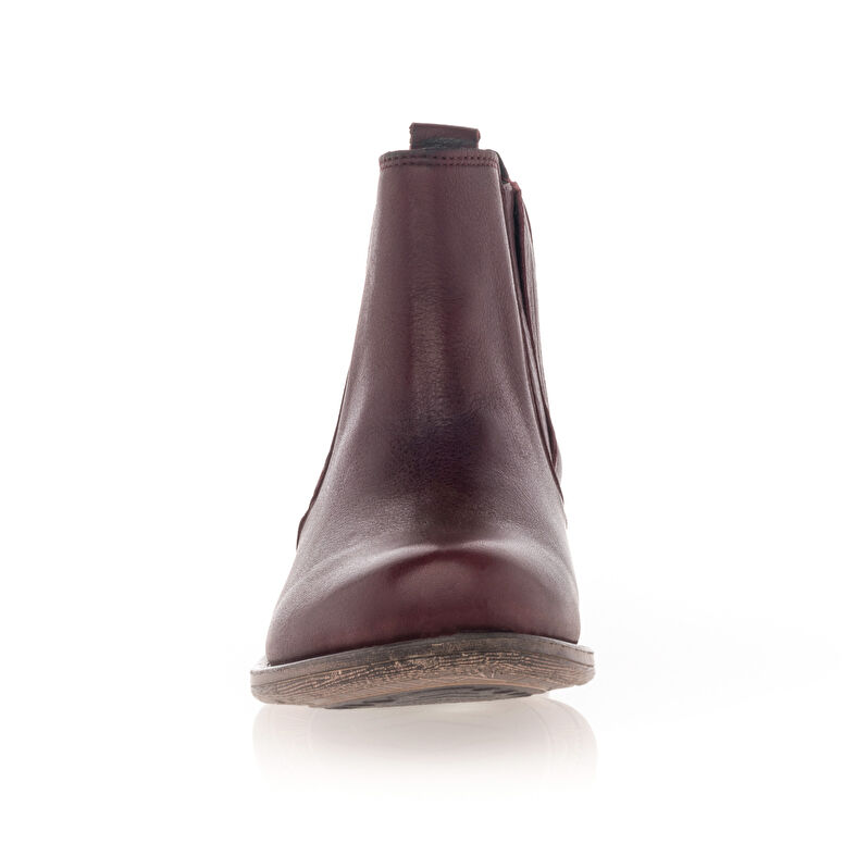 Rote Damenstiefel / Stiefeletten