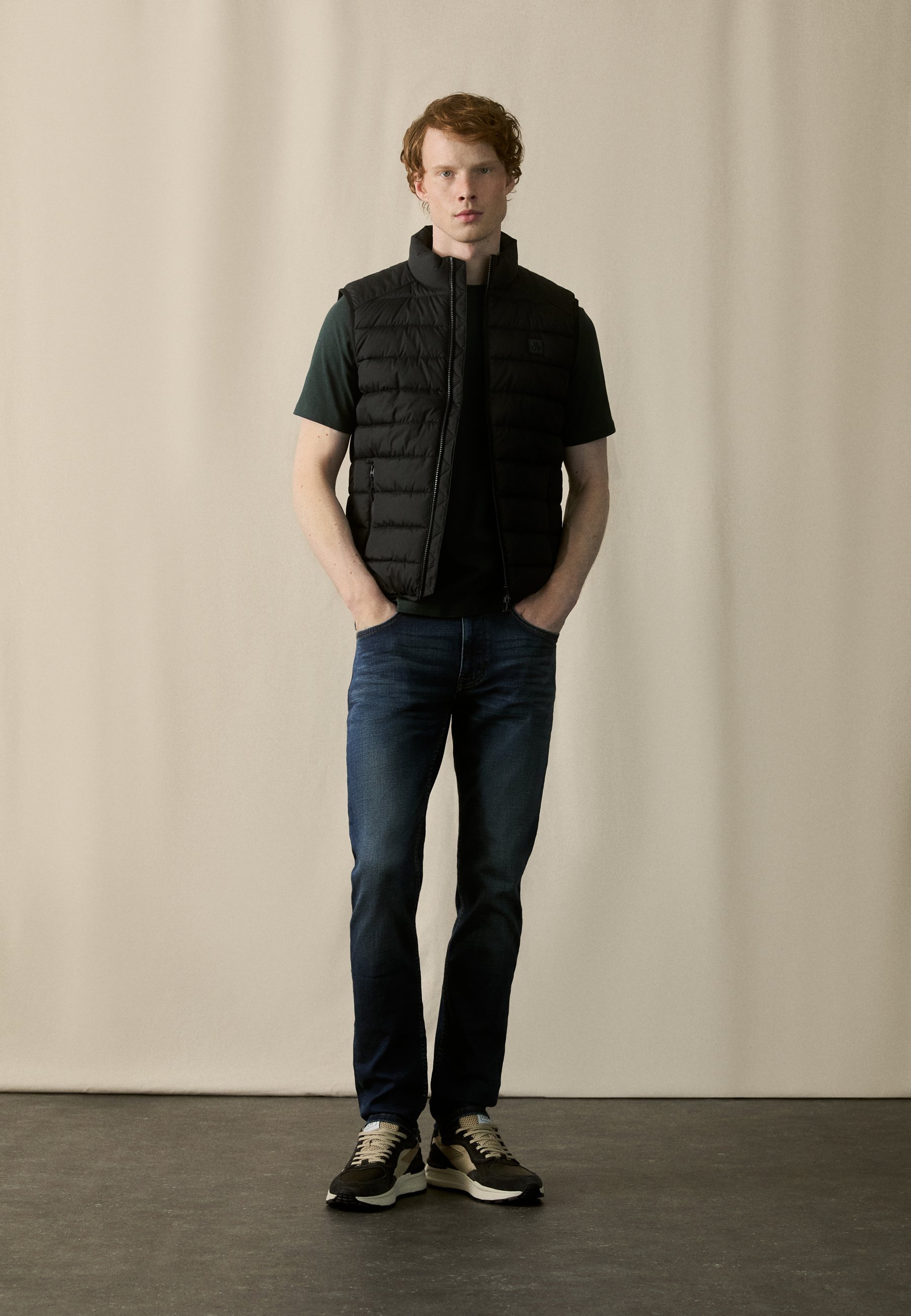 Marc O'Polo Vest Normale Pasvorm Opstaande Kraag Ritssluiting - Gilet - zwart