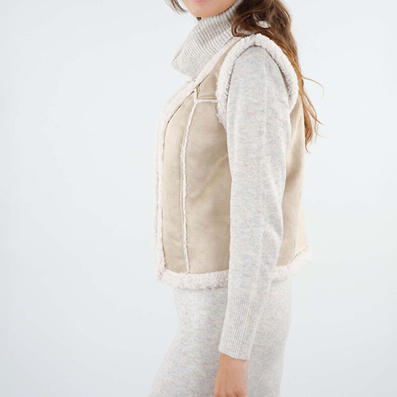  Beige vester til dame