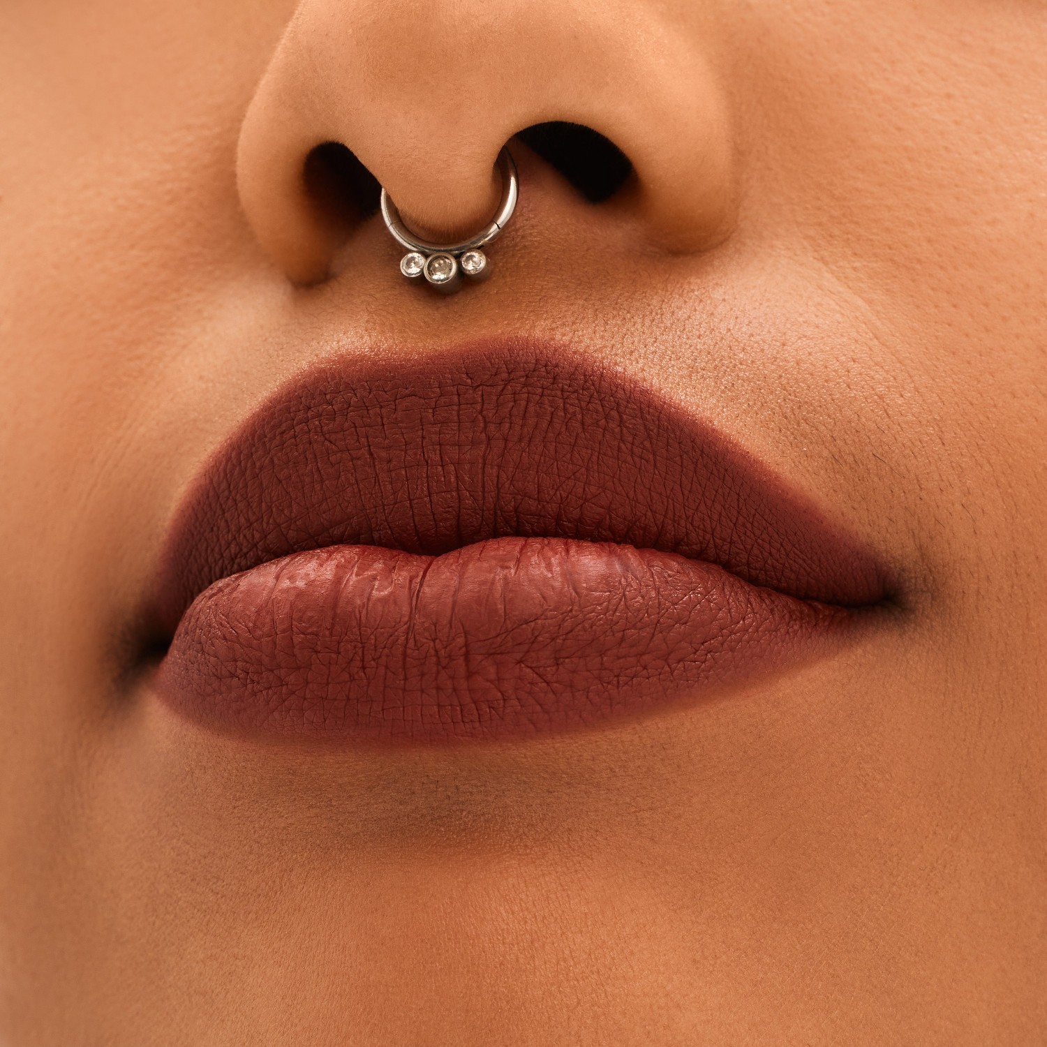 Šminka za ustnice MAC Locked Kiss - 1,8 g