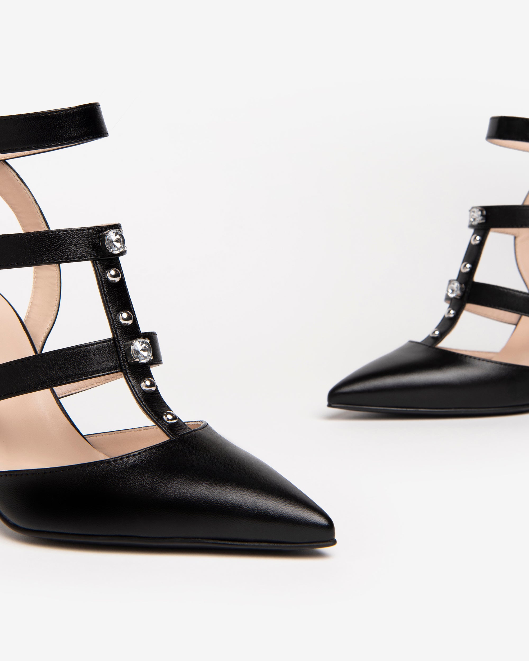  Damen-Pumps aus Leder