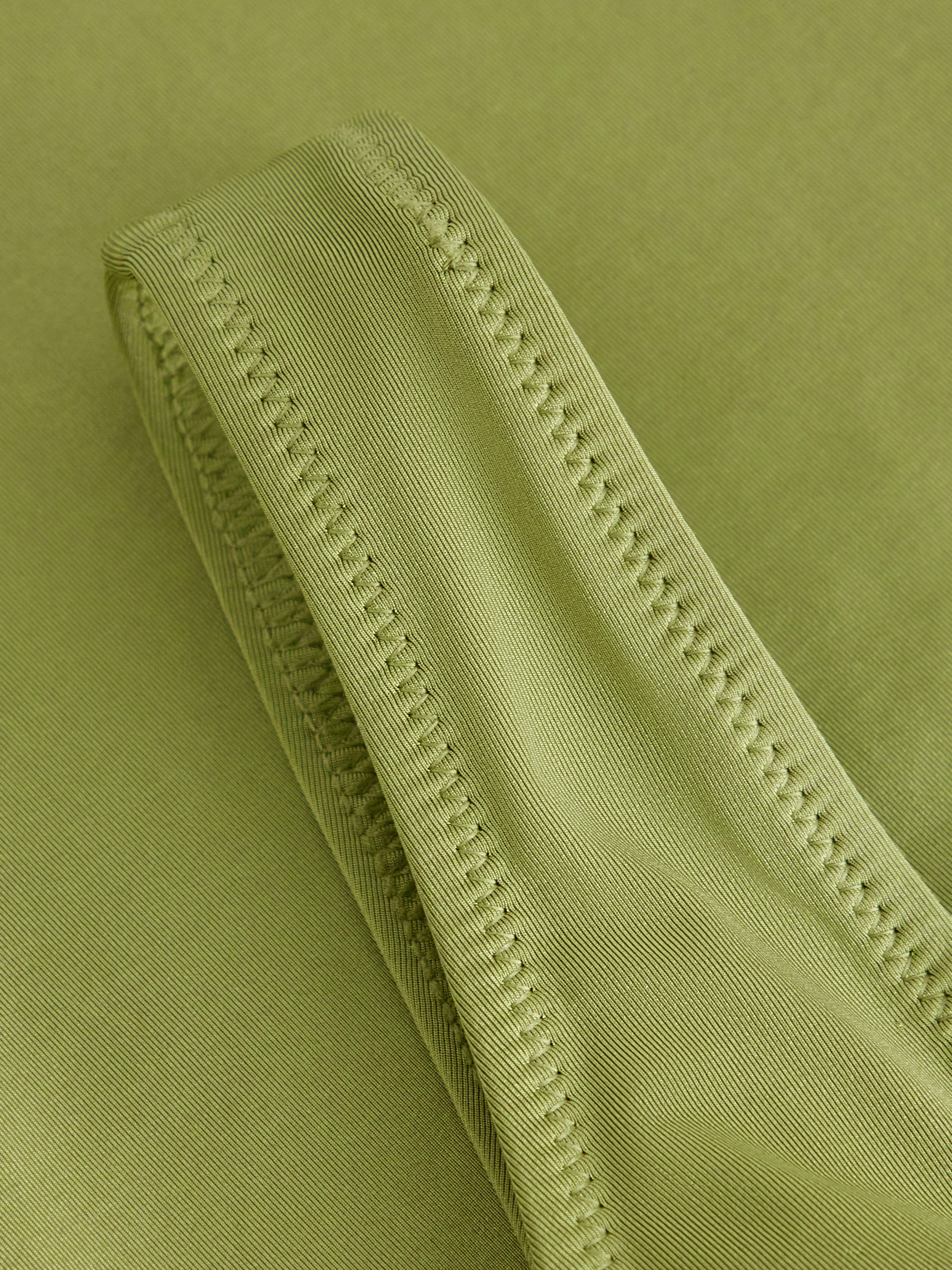 Costum de baie cu un umăr Verde deschis prăfuit