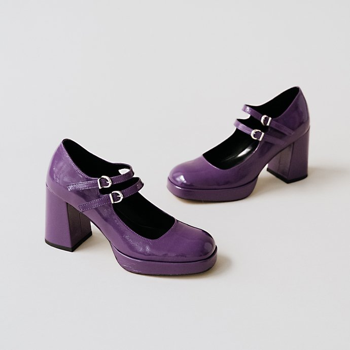 Babies à doubles brides et plateformes  en vernis plissé violet