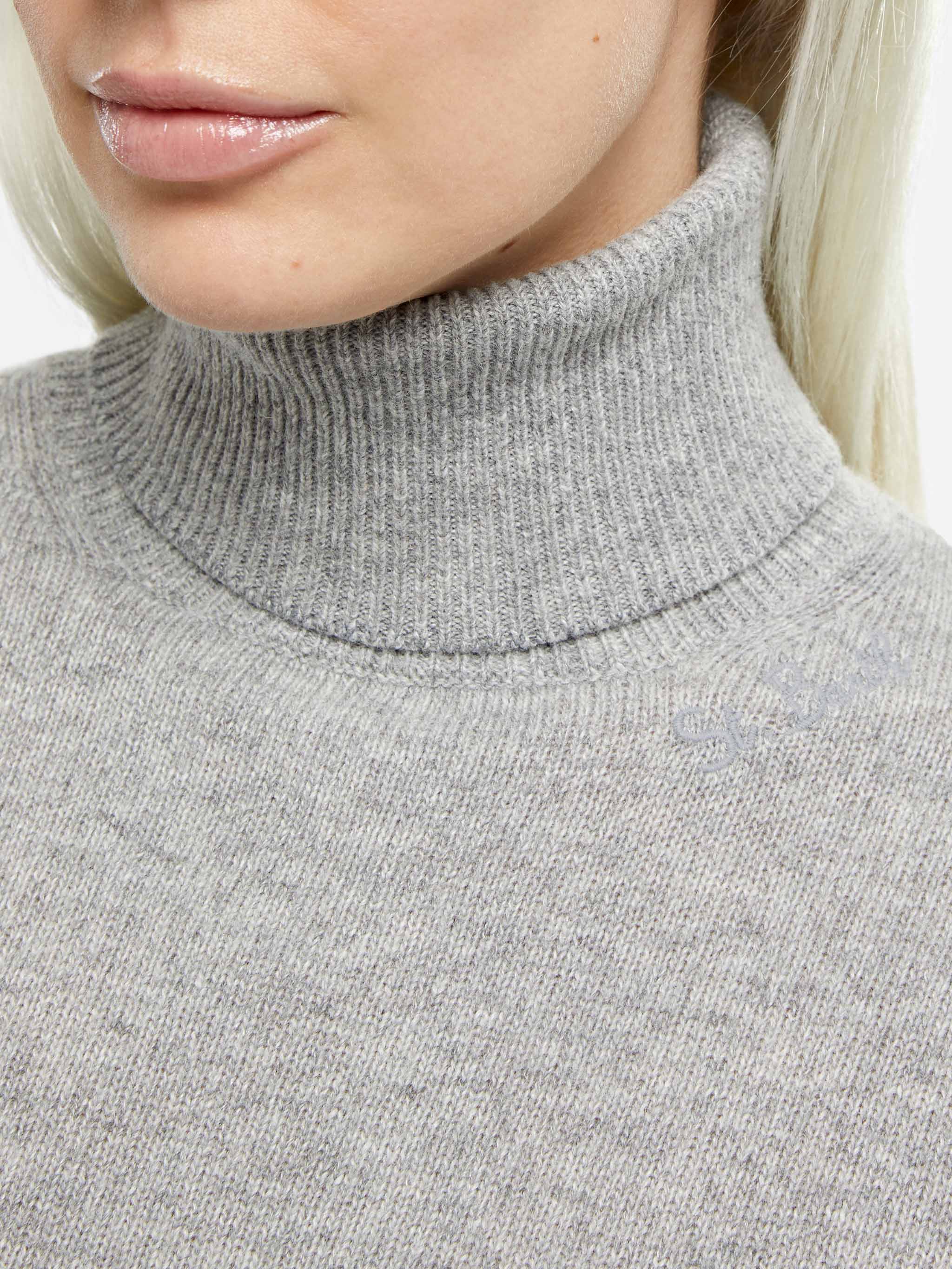 Suéter feminino Moody Melange com textura canelada fina