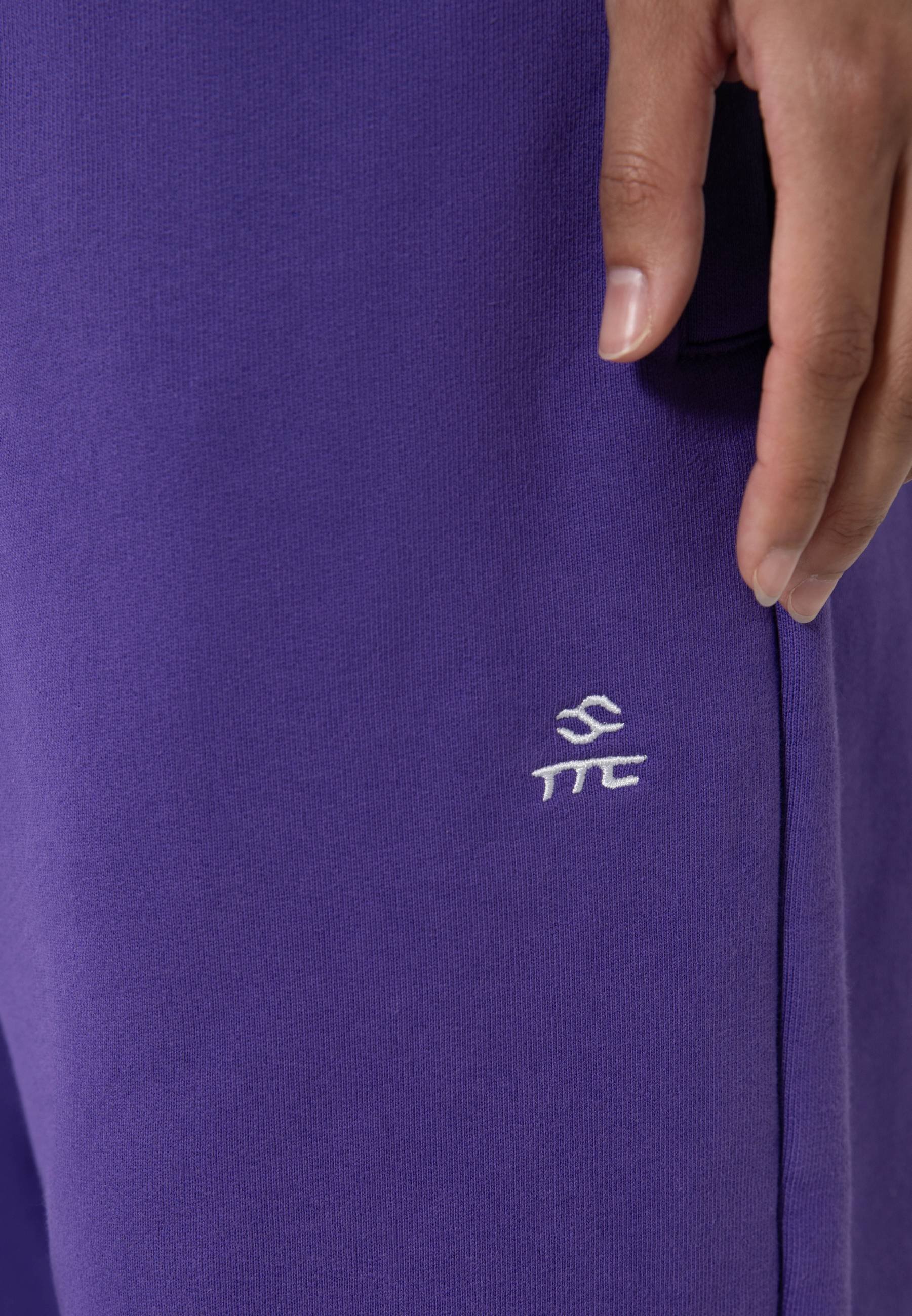De joggingbroek van The Tracksuit Club