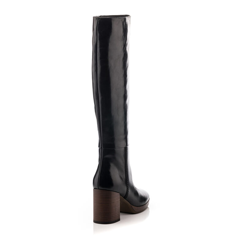  Botas negras de mujer