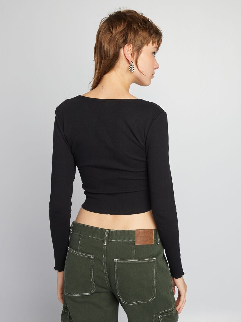 Camiseta cropped canelada - preta